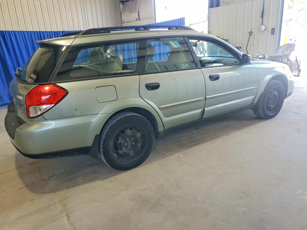 2009 Subaru Outback Silver vin: 4S4BP60C297339828