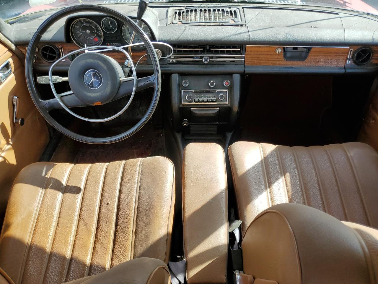 1971 Mercedes Benz 250   Red vin: 11401112003690