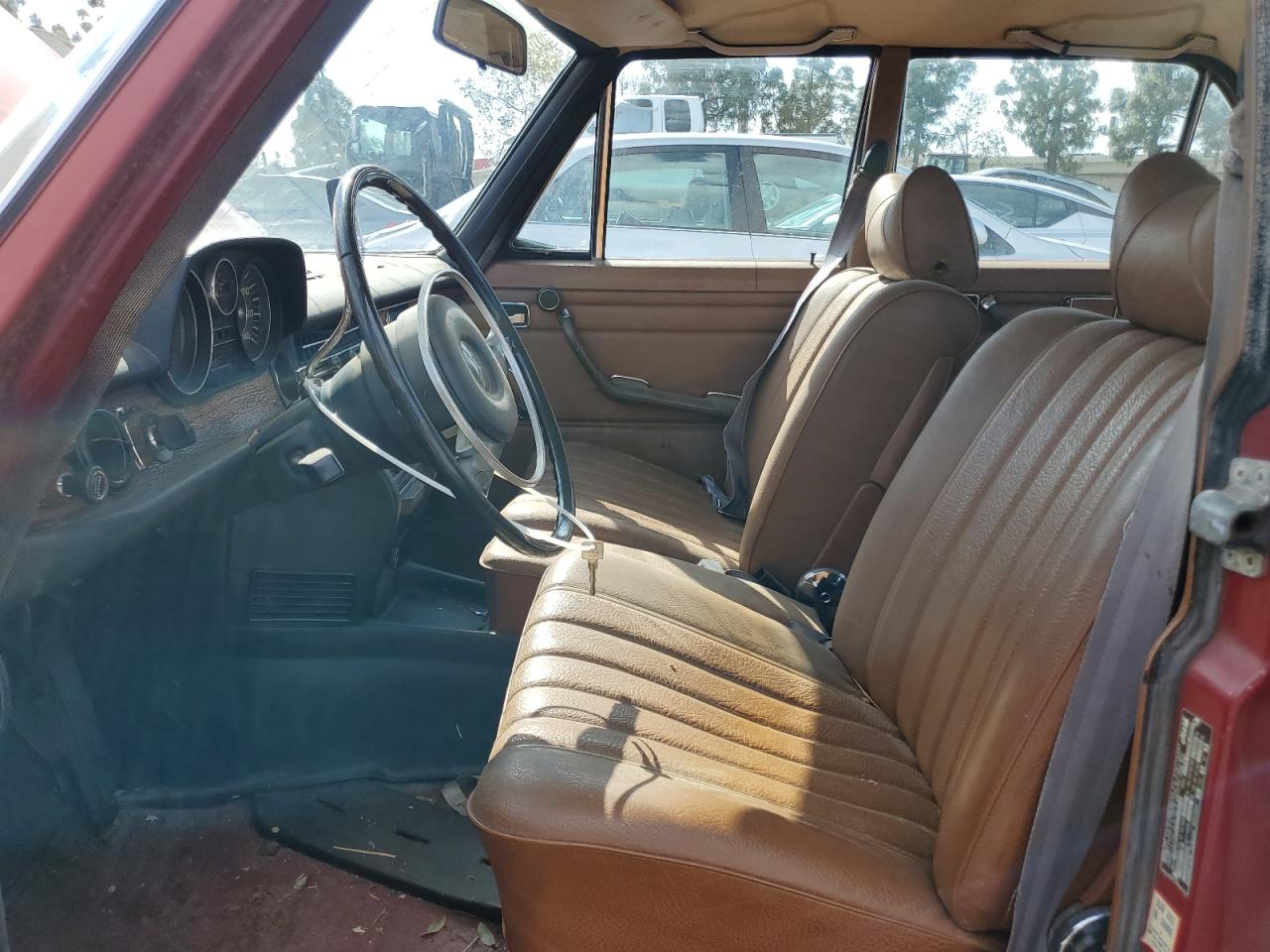 1971 Mercedes Benz 250   Red vin: 11401112003690