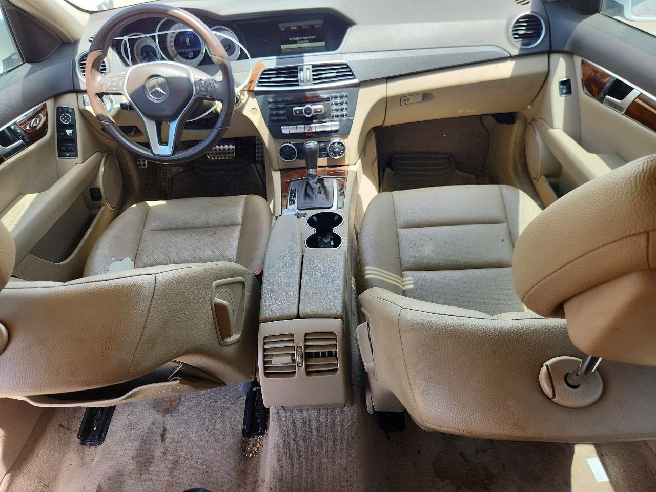 2013 Mercedes-benz C 250 White vin: WDDGF4HB6DA771191