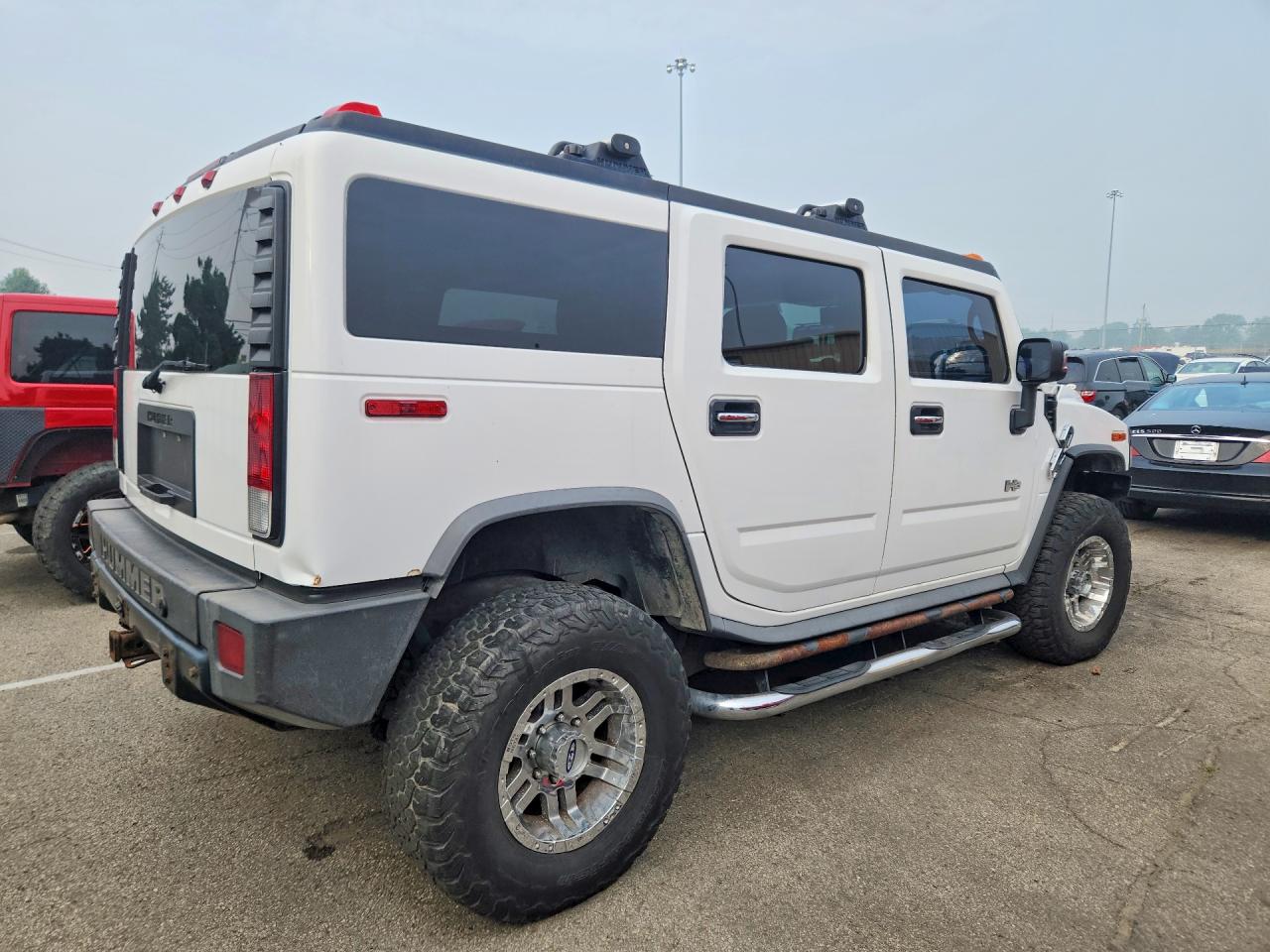 2007 Hummer H2 White vin: 5GRGN23U37H108939