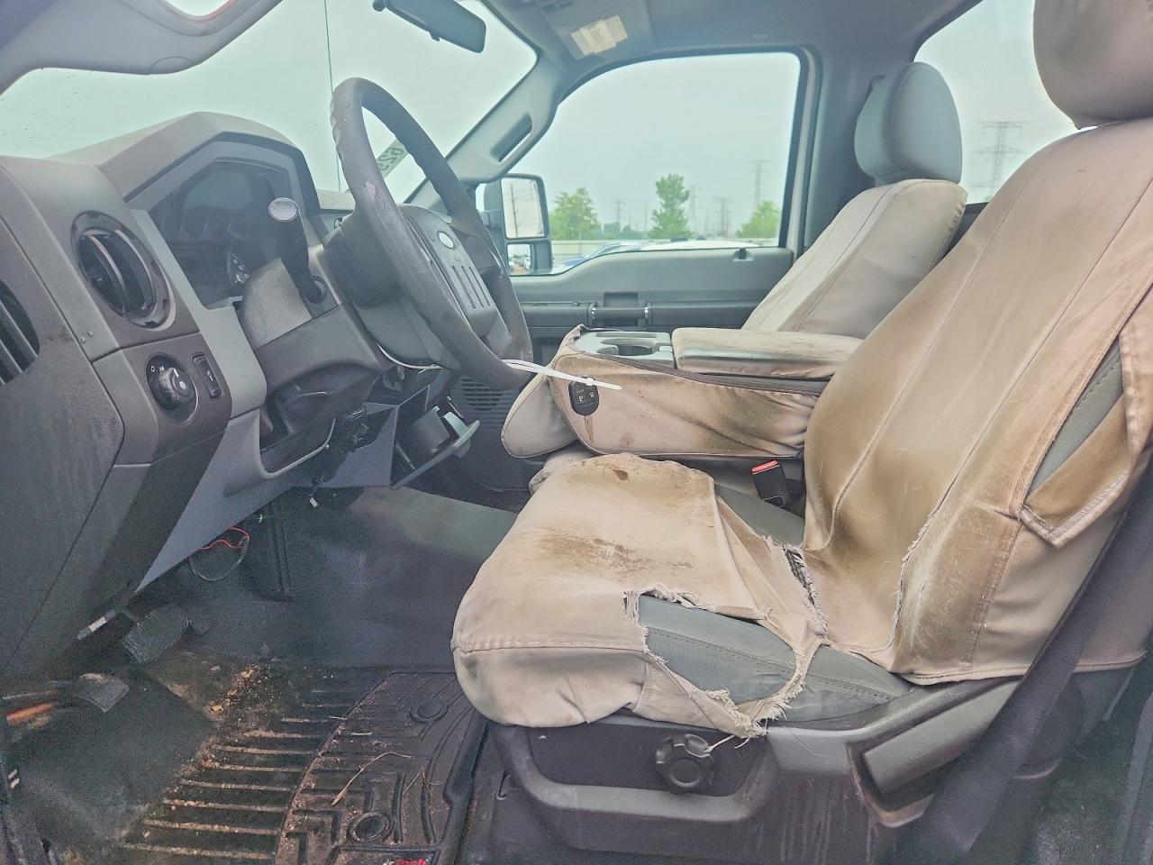 2012 Ford F250 Super Duty Белый vin: 1FTBF2B62CEB22922