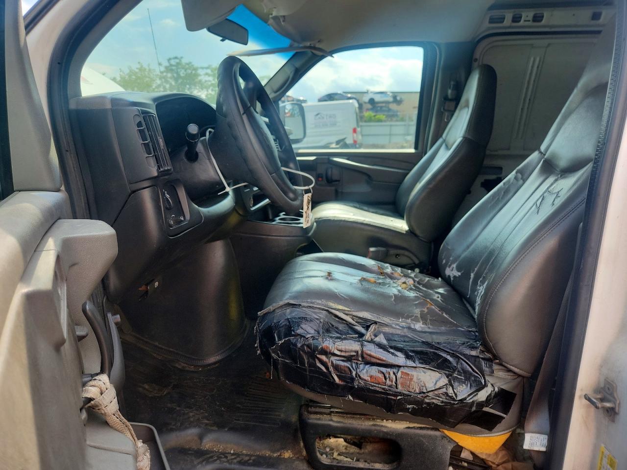 2007 Chevy Express G1500 Cargo ** Pri Fleet ** Белый vin: 1GCFG15X371149556