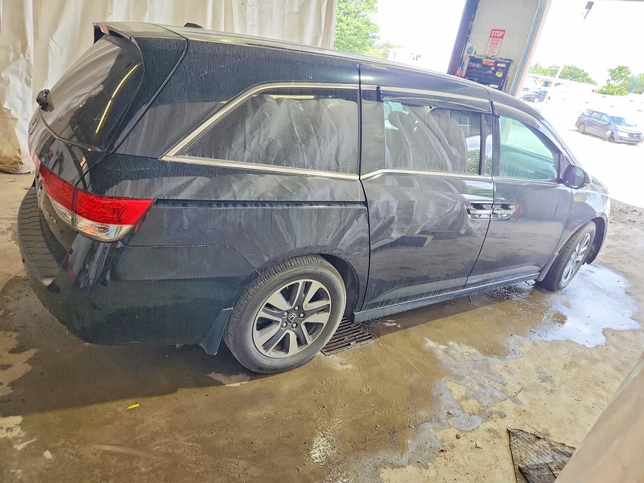 2015 Honda Odyssey Touring Black vin: 5FNRL5H96FB032492