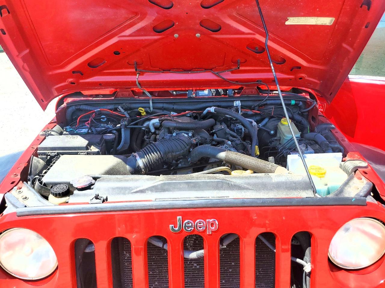 2009 Jeep Wrangler Unlimited X Red vin: 1J4GA39149L767302