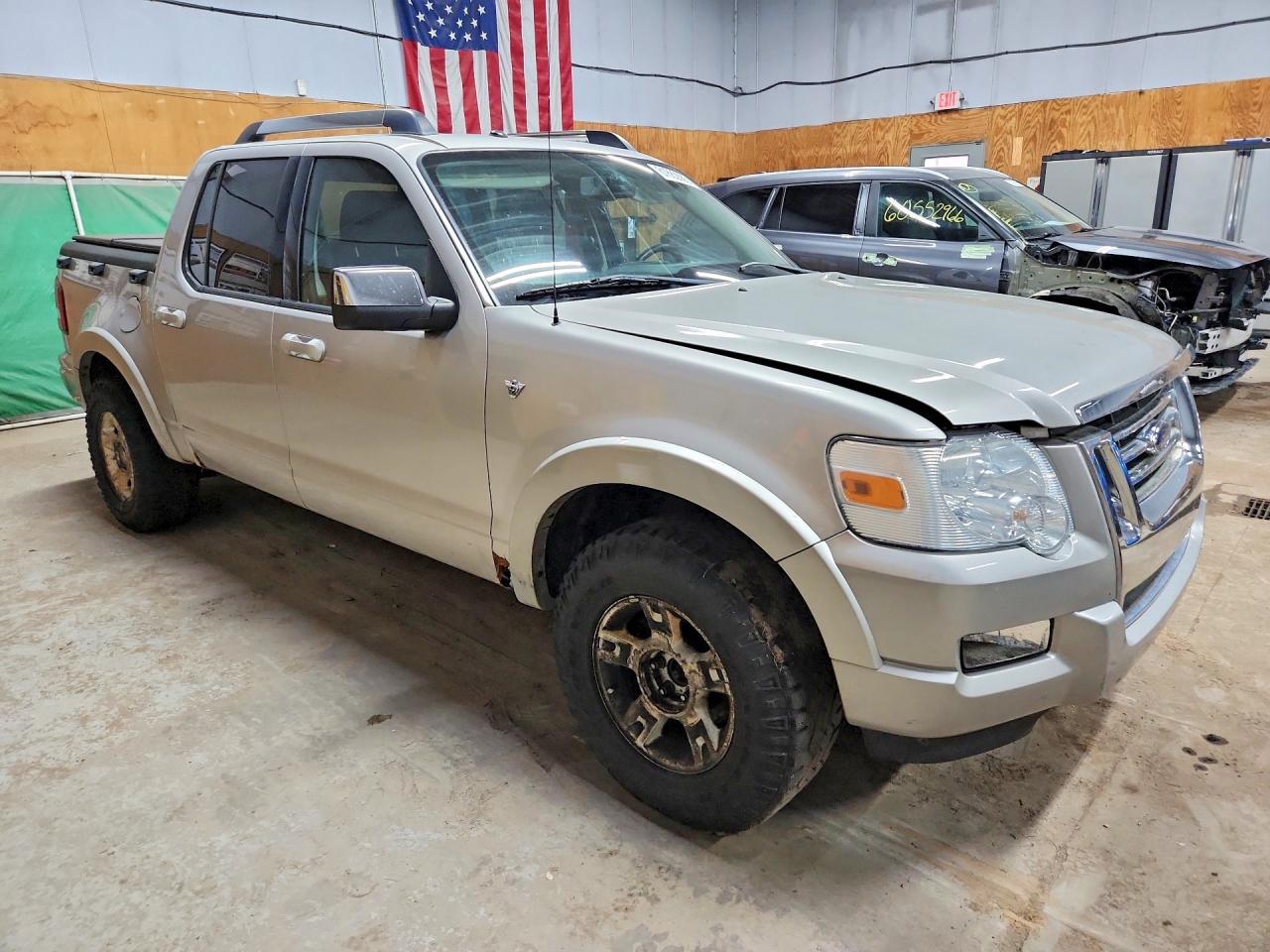 2007 Ford Explorer Sport Trac Limited Silver vin: 1FMEU53897UB24114