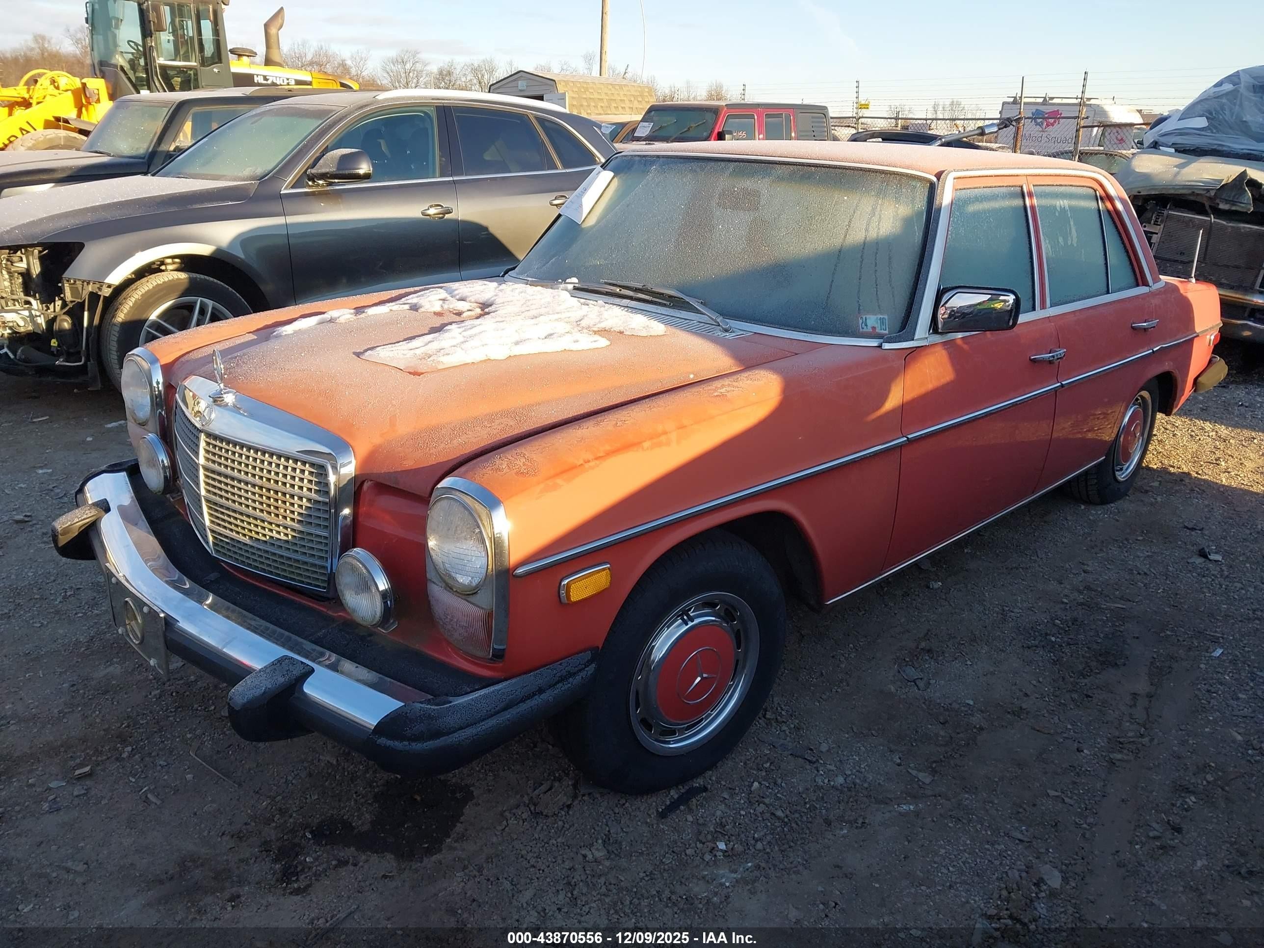 1975 Mercedes-benz 300d   Красный vin: 11511412003846   