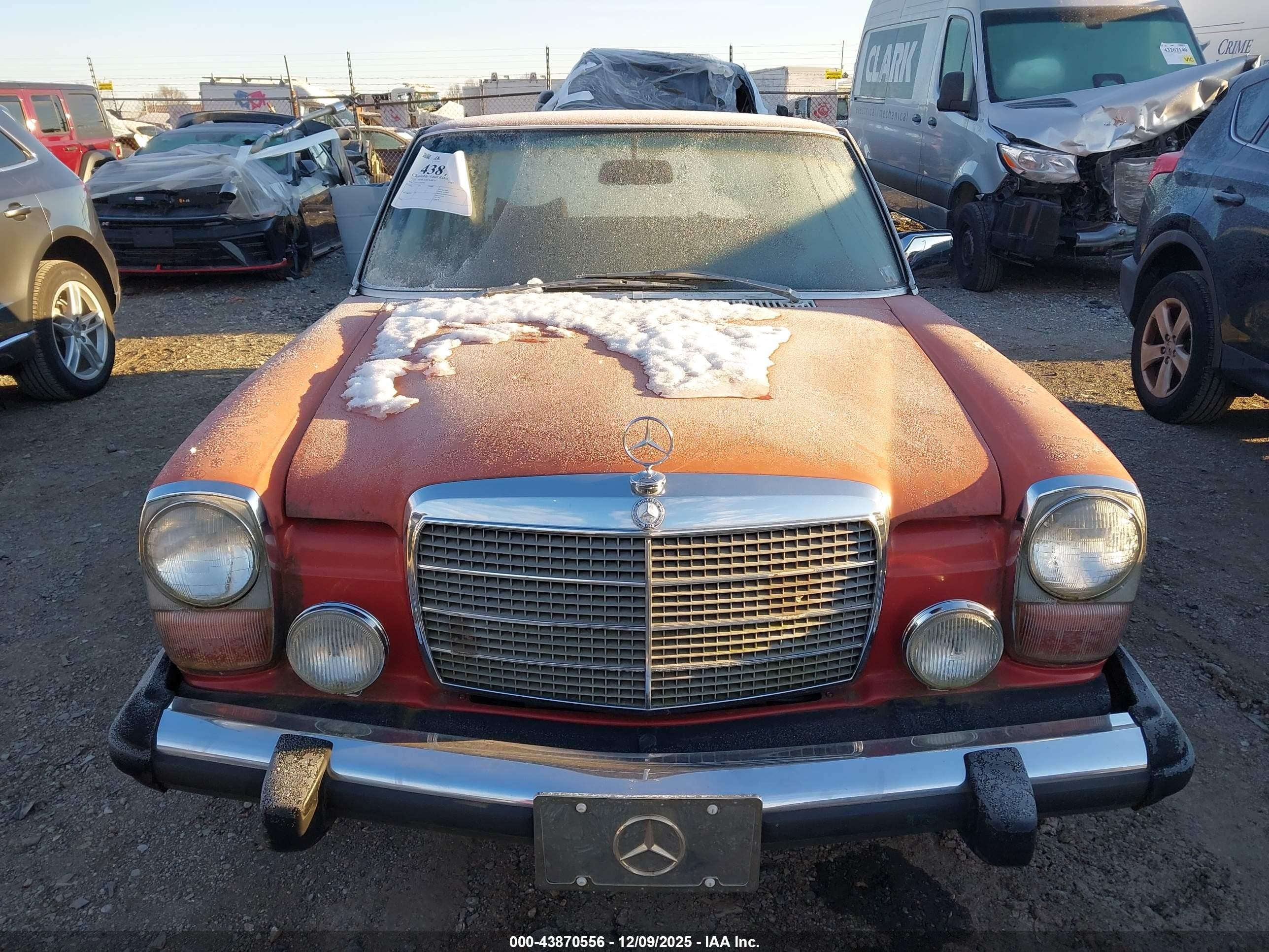 1975 Mercedes-benz 300d   Красный vin: 11511412003846   