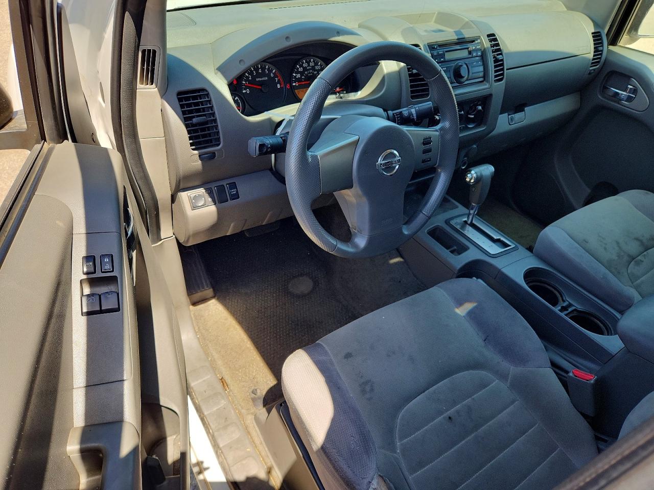 2010 Nissan Frontier Xe White vin: 1N6BD0CT3AC435532