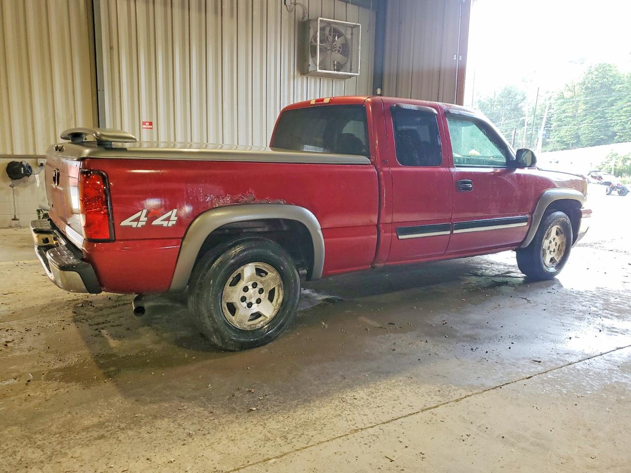 2006 Chevrolet Silverado K1500 Red vin: 1GCEK19V76Z248982
