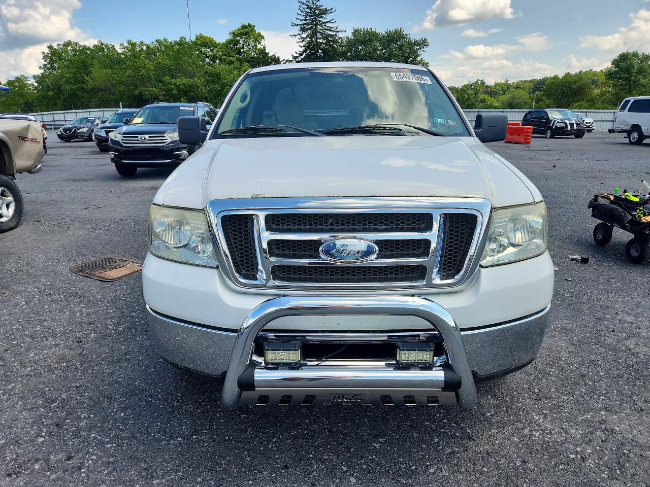 2008 Ford F150 White vin: 1FTPX04518KC28752