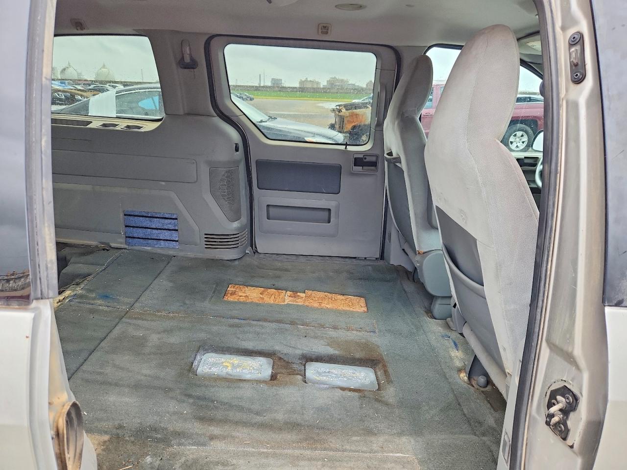 2006 Ford Freestar Se Silver vin: 2FMZA51606BA43101