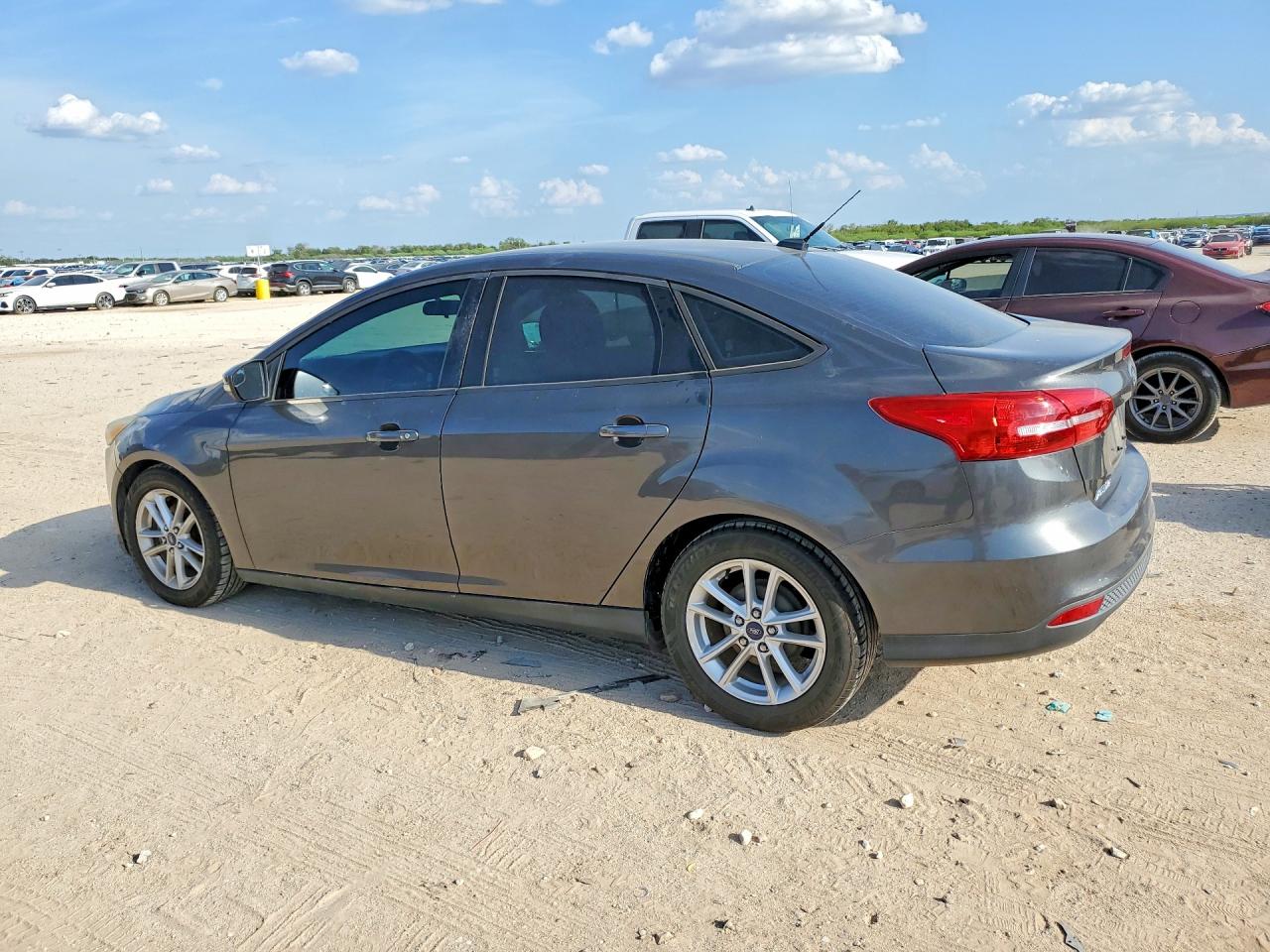 2015 Ford Focus Se Gray vin: 1FADP3F24FL348016