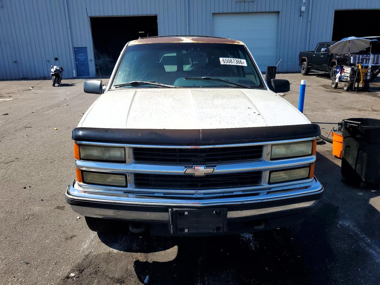 1995 Chevrolet Suburban K1500 White vin: 1GNFK16K9SJ437048