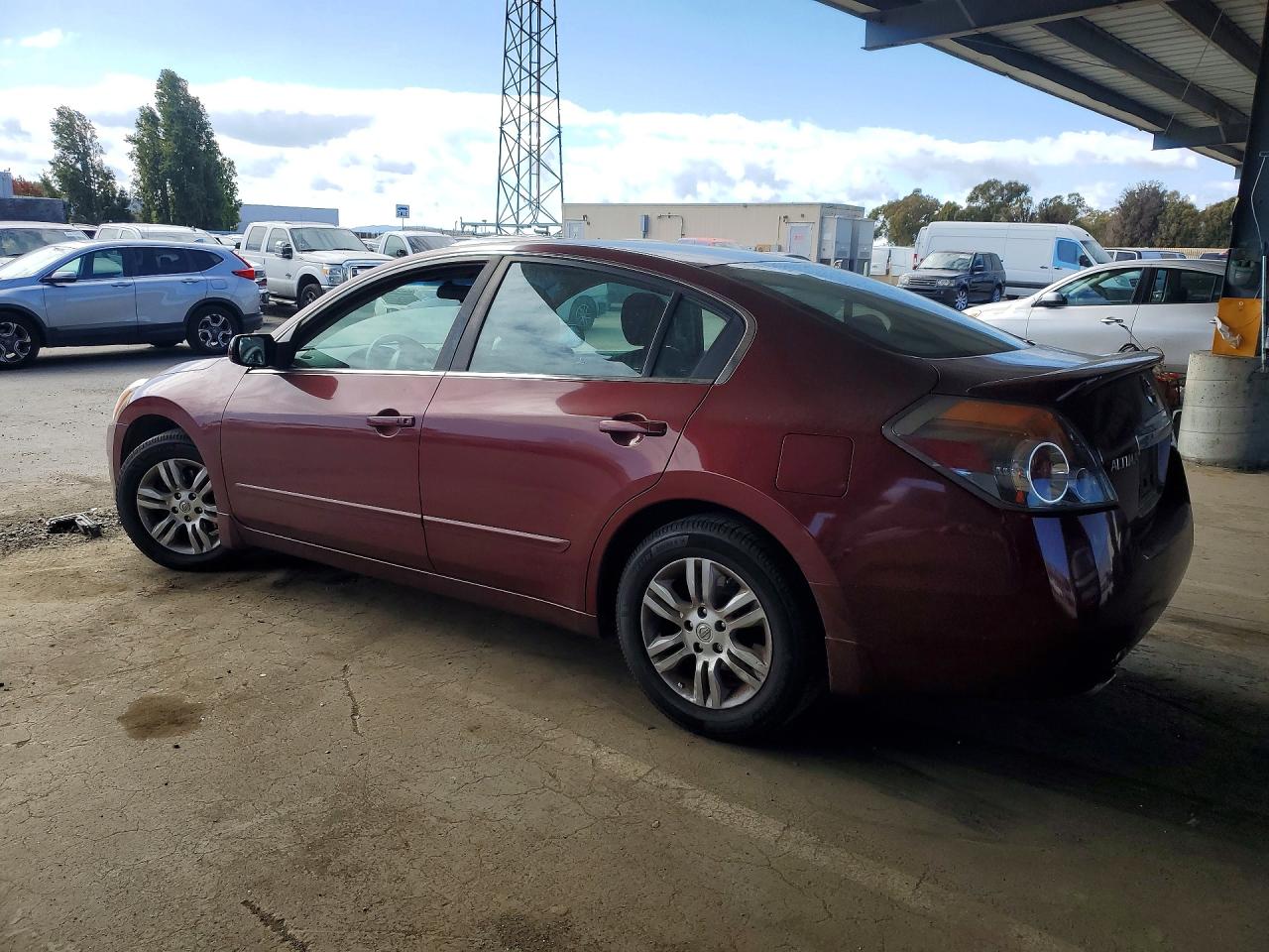 2011 Nissan Altima 2.5 Red vin: 1N4AL2AP2BN492884