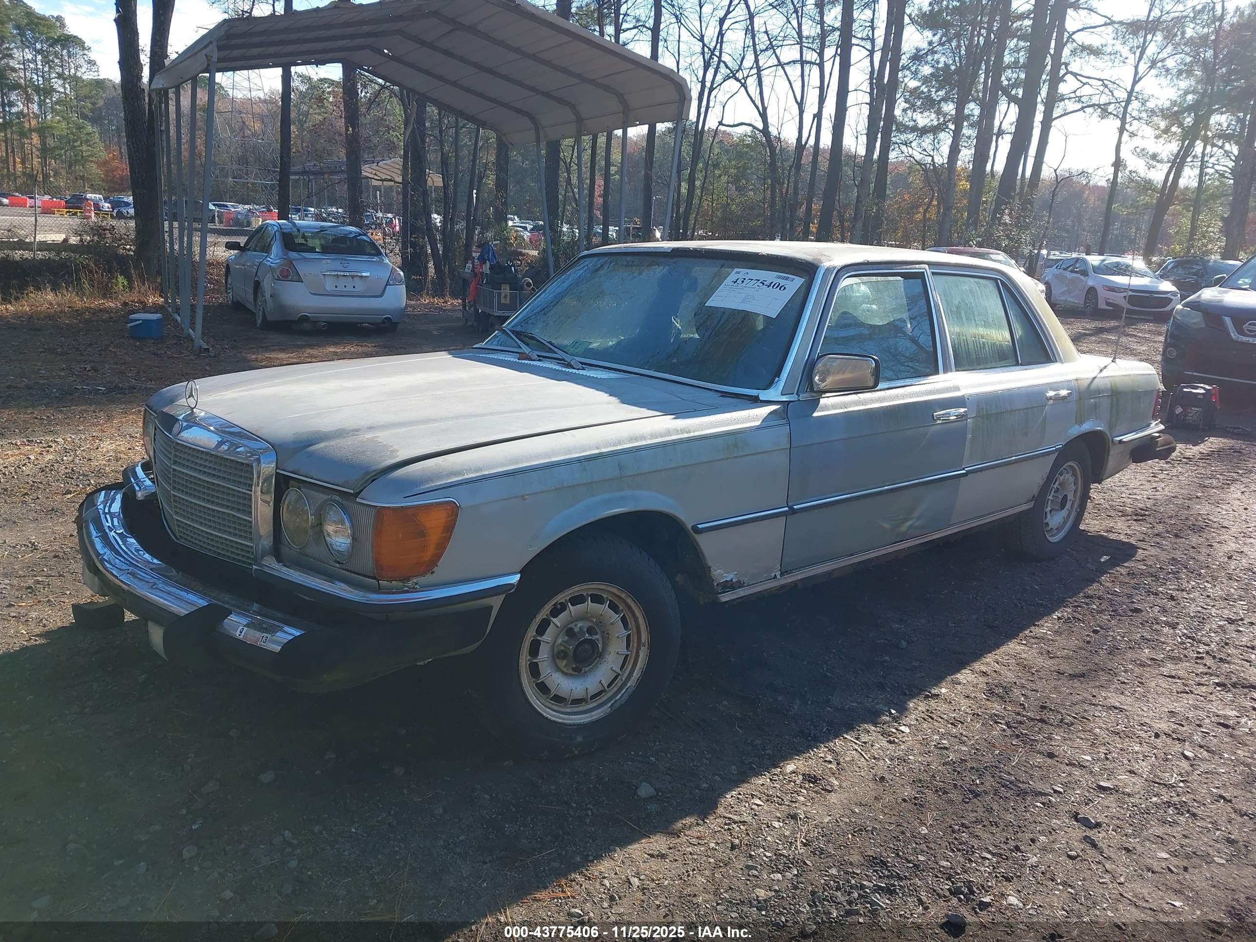 1979 Mercedes-benz 300   Серебряный vin: 11612012006482   