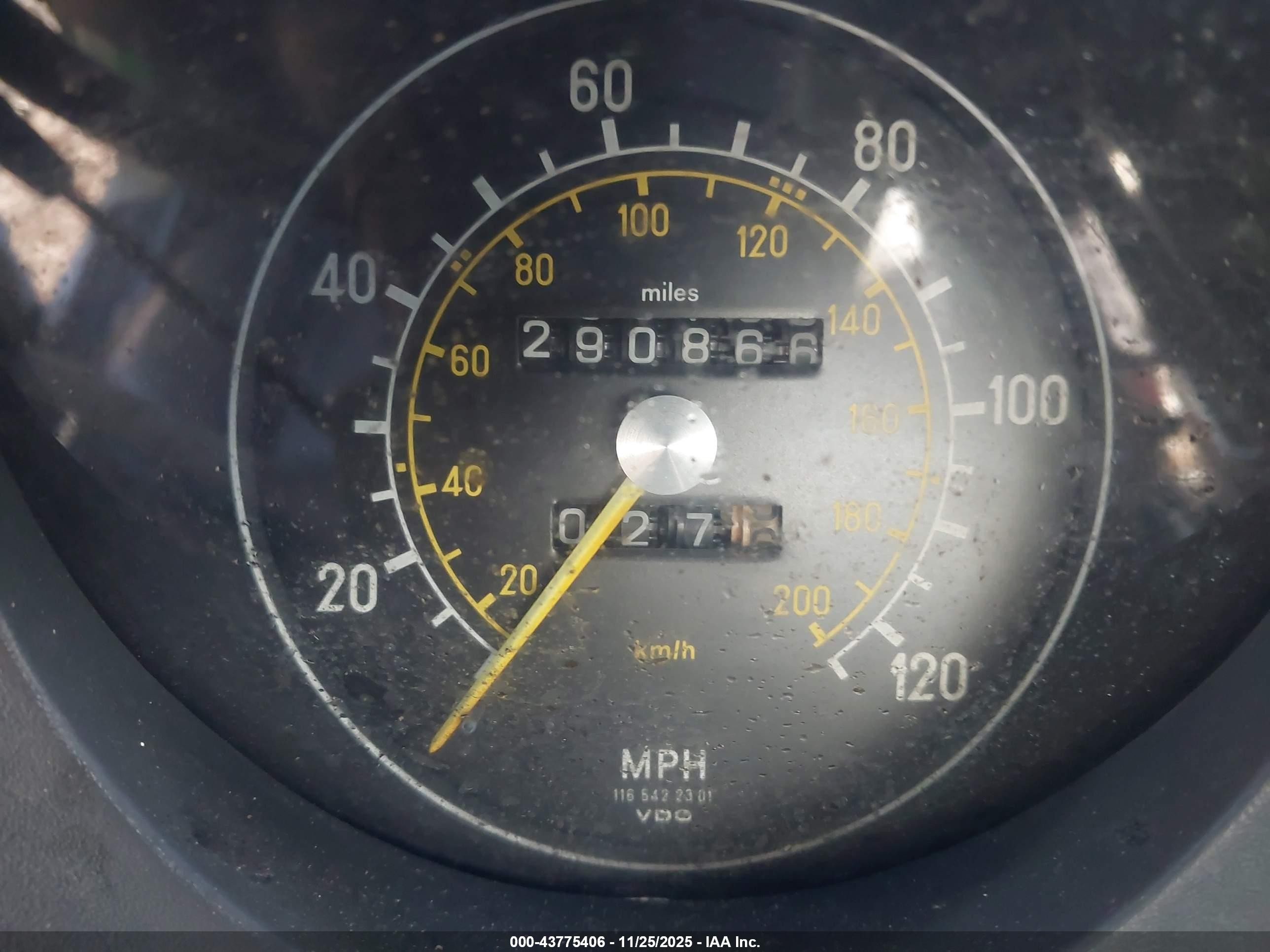 1979 Mercedes-benz 300   Серебряный vin: 11612012006482   
