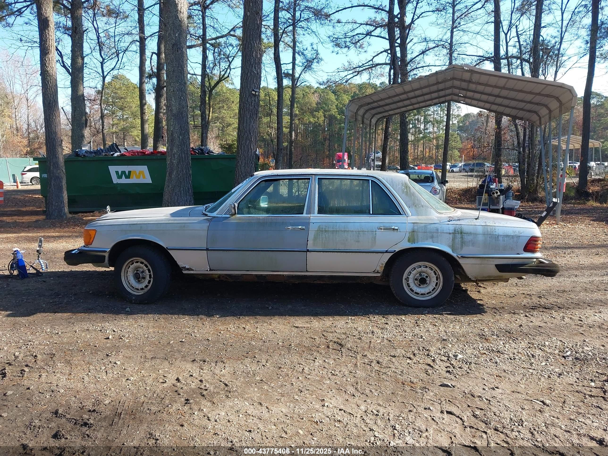 1979 Mercedes-benz 300   Серебряный vin: 11612012006482   