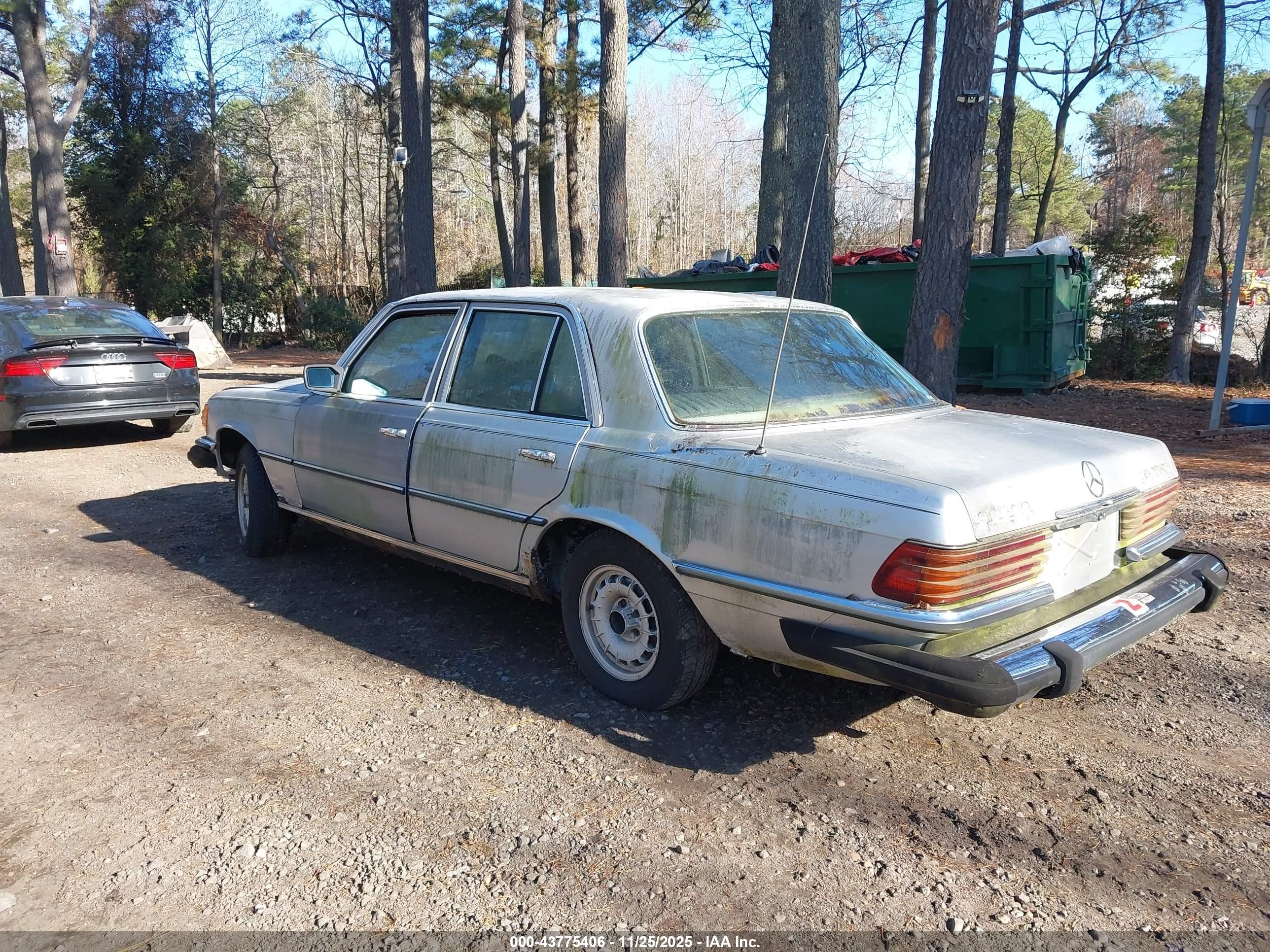 1979 Mercedes-benz 300   Серебряный vin: 11612012006482   