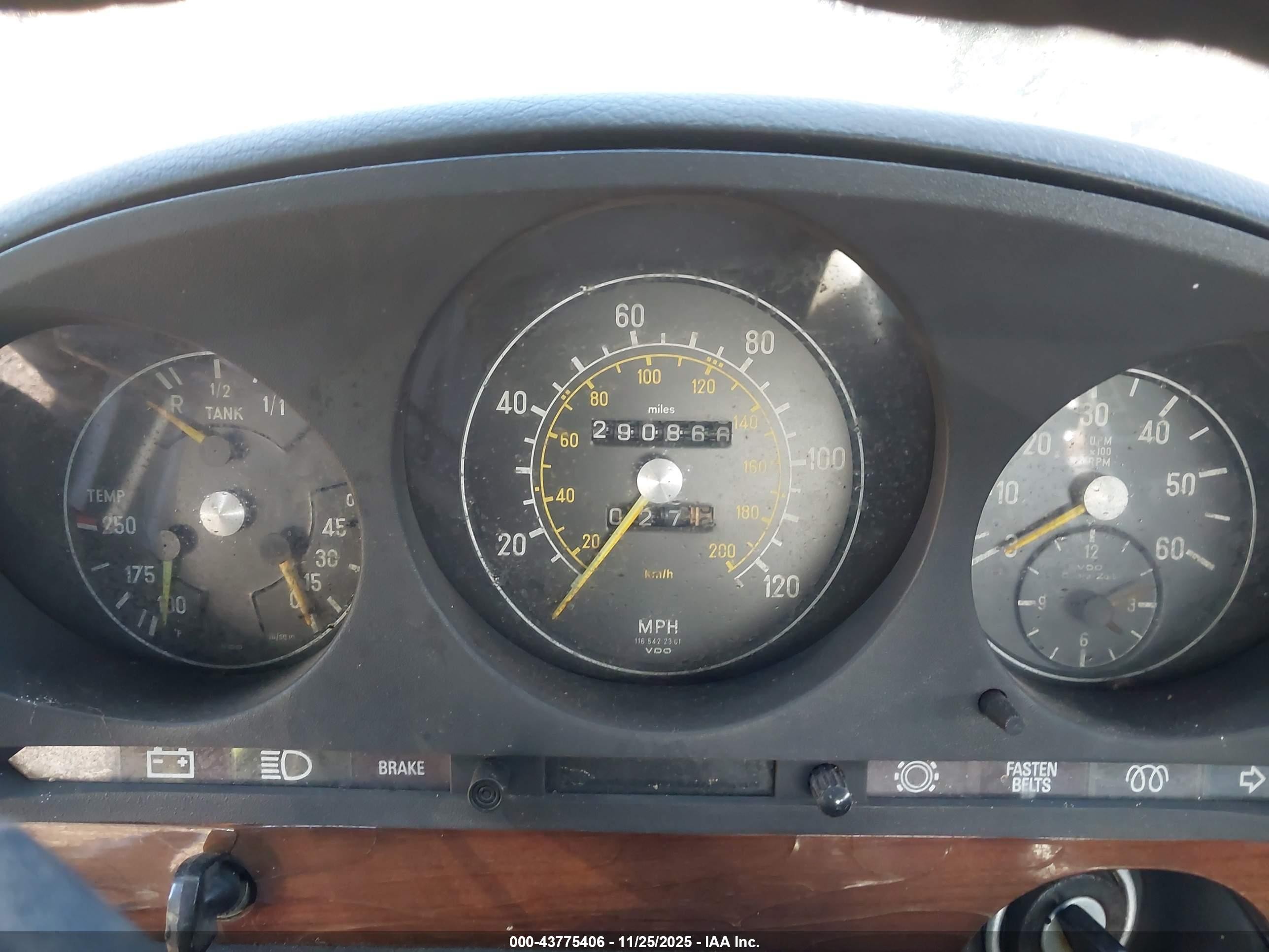 1979 Mercedes-benz 300   Серебряный vin: 11612012006482   