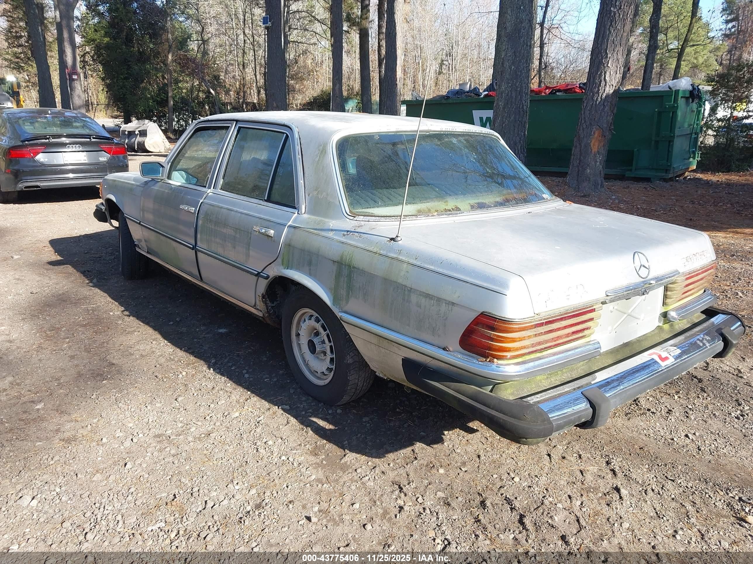 1979 Mercedes-benz 300   Серебряный vin: 11612012006482   