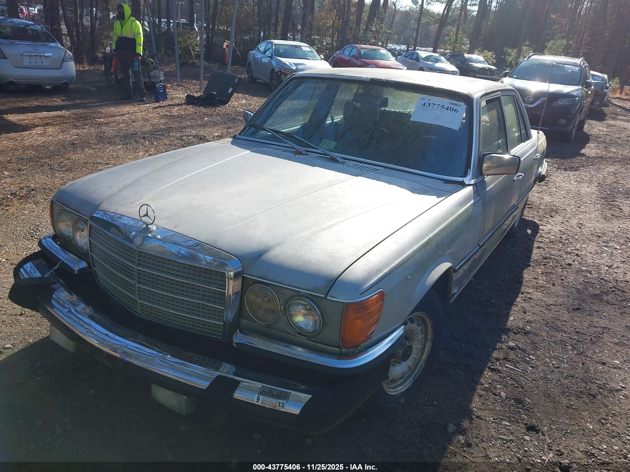 1979 Mercedes-benz 300   Серебряный vin: 11612012006482   