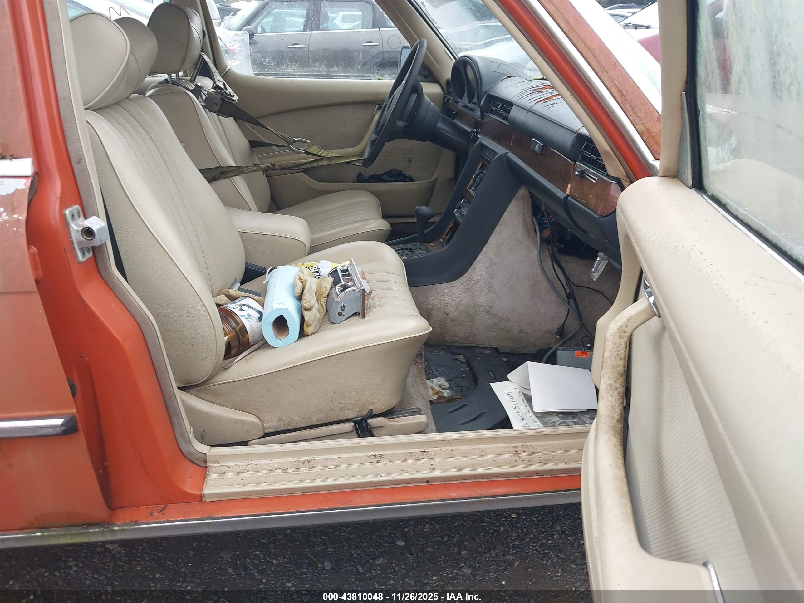 1979 Mercedes-benz 300   Оранжевый vin: 11612012009910   
