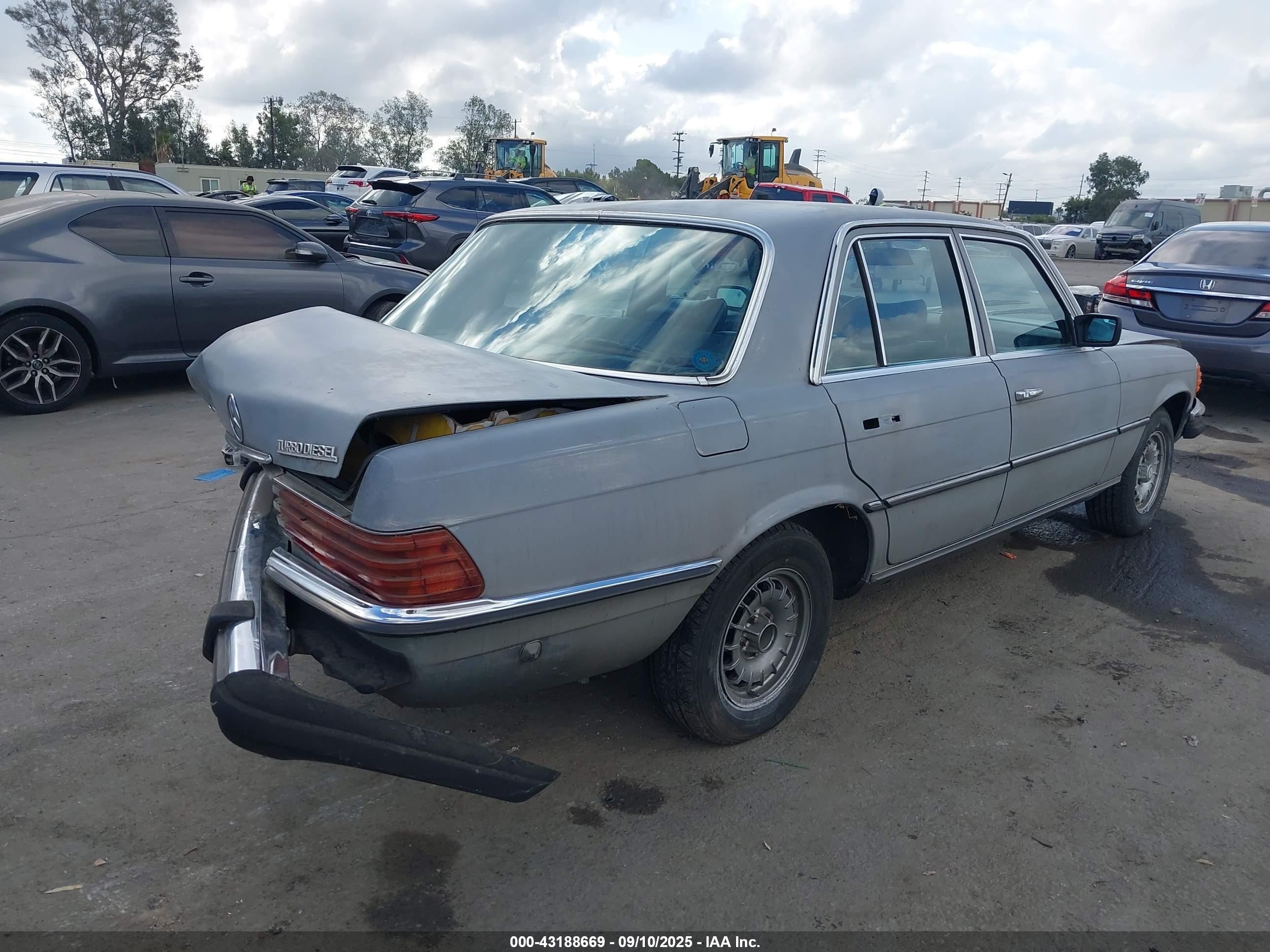 1980 Mercedes Benz 300   Gray vin: 11612012014473   