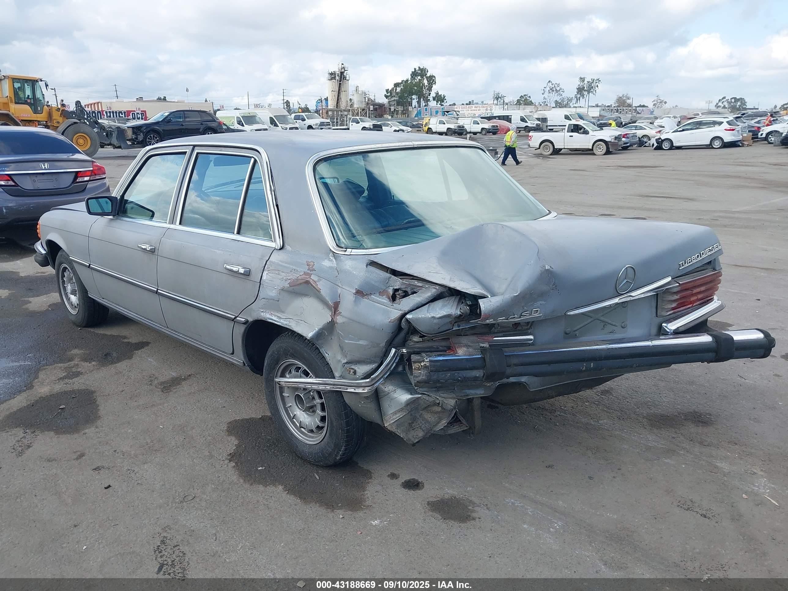 1980 Mercedes Benz 300   Gray vin: 11612012014473   