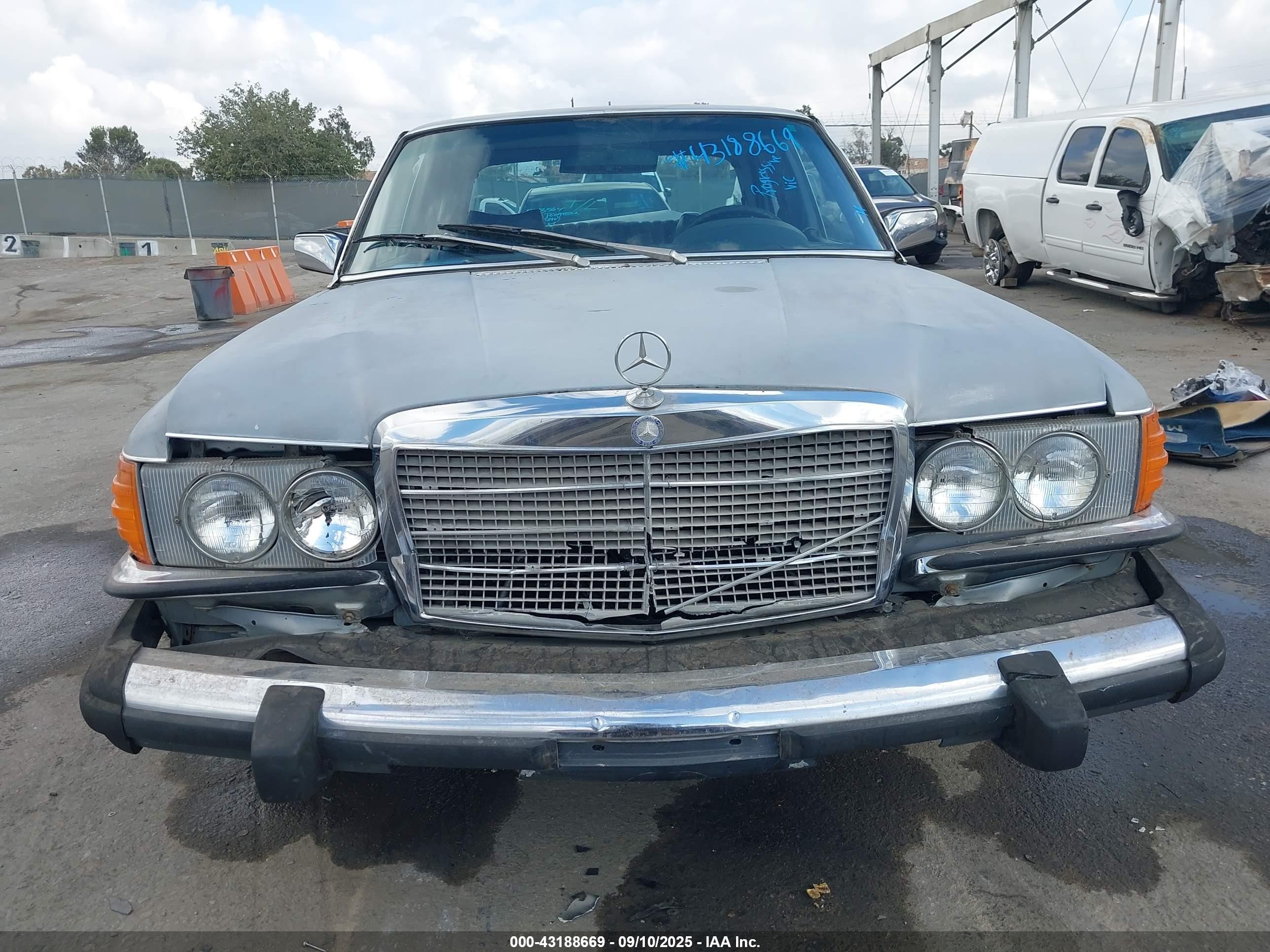 1980 Mercedes Benz 300   Gray vin: 11612012014473   