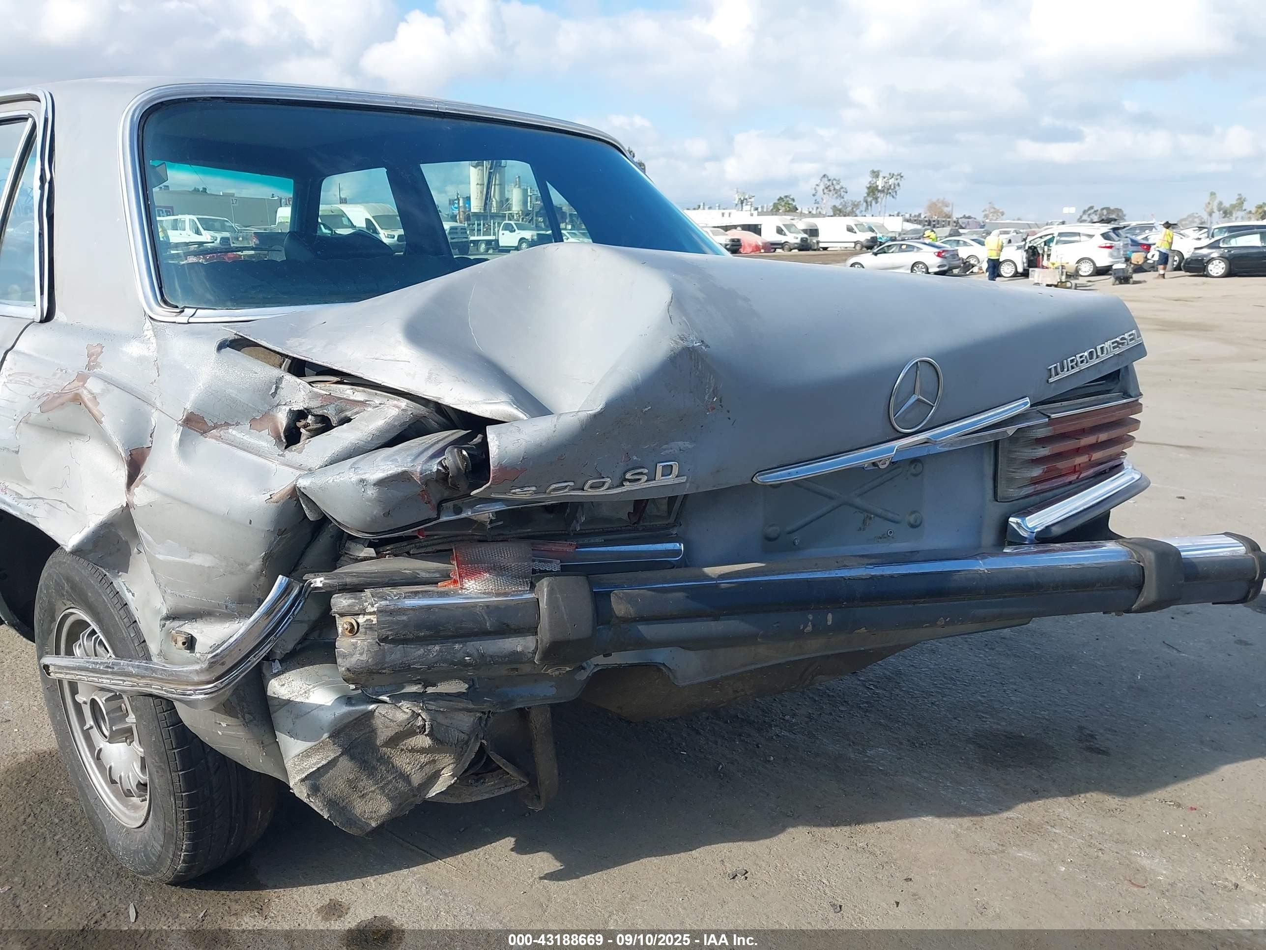 1980 Mercedes Benz 300   Gray vin: 11612012014473   