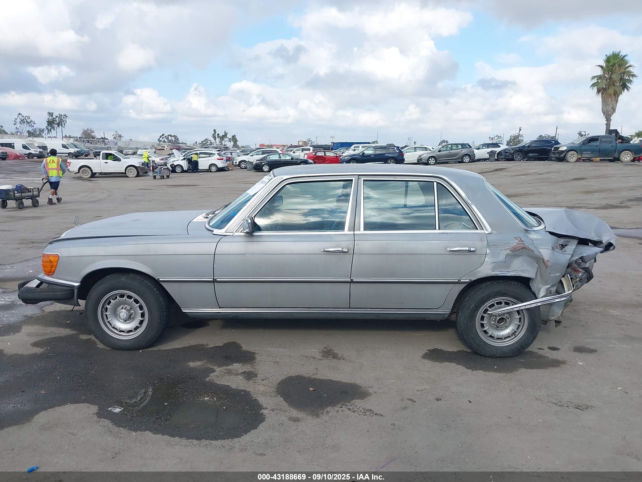 1980 Mercedes Benz 300   Gray vin: 11612012014473   