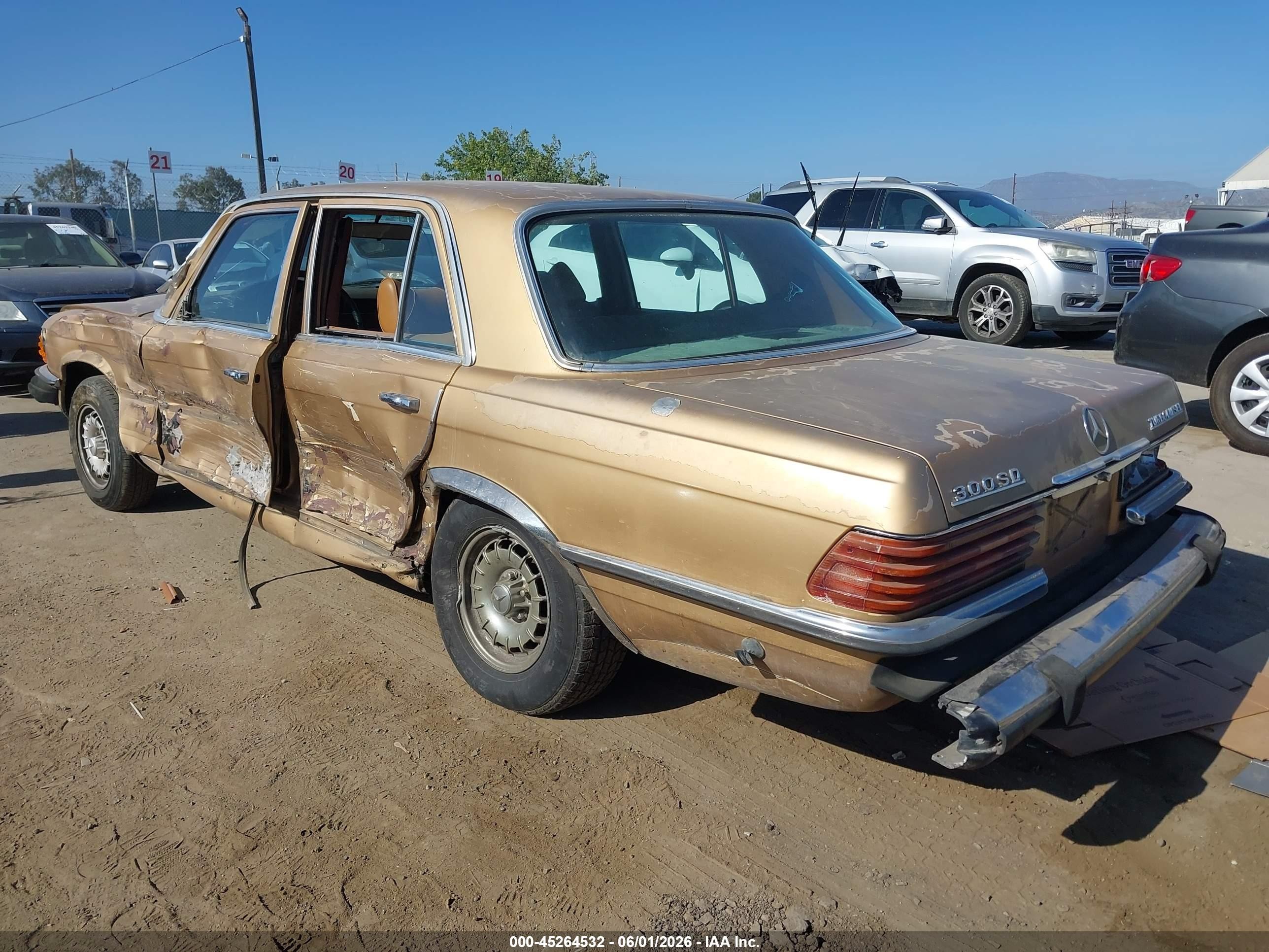 1980 Mercedes Benz 300 Brown vin: 11612012023333