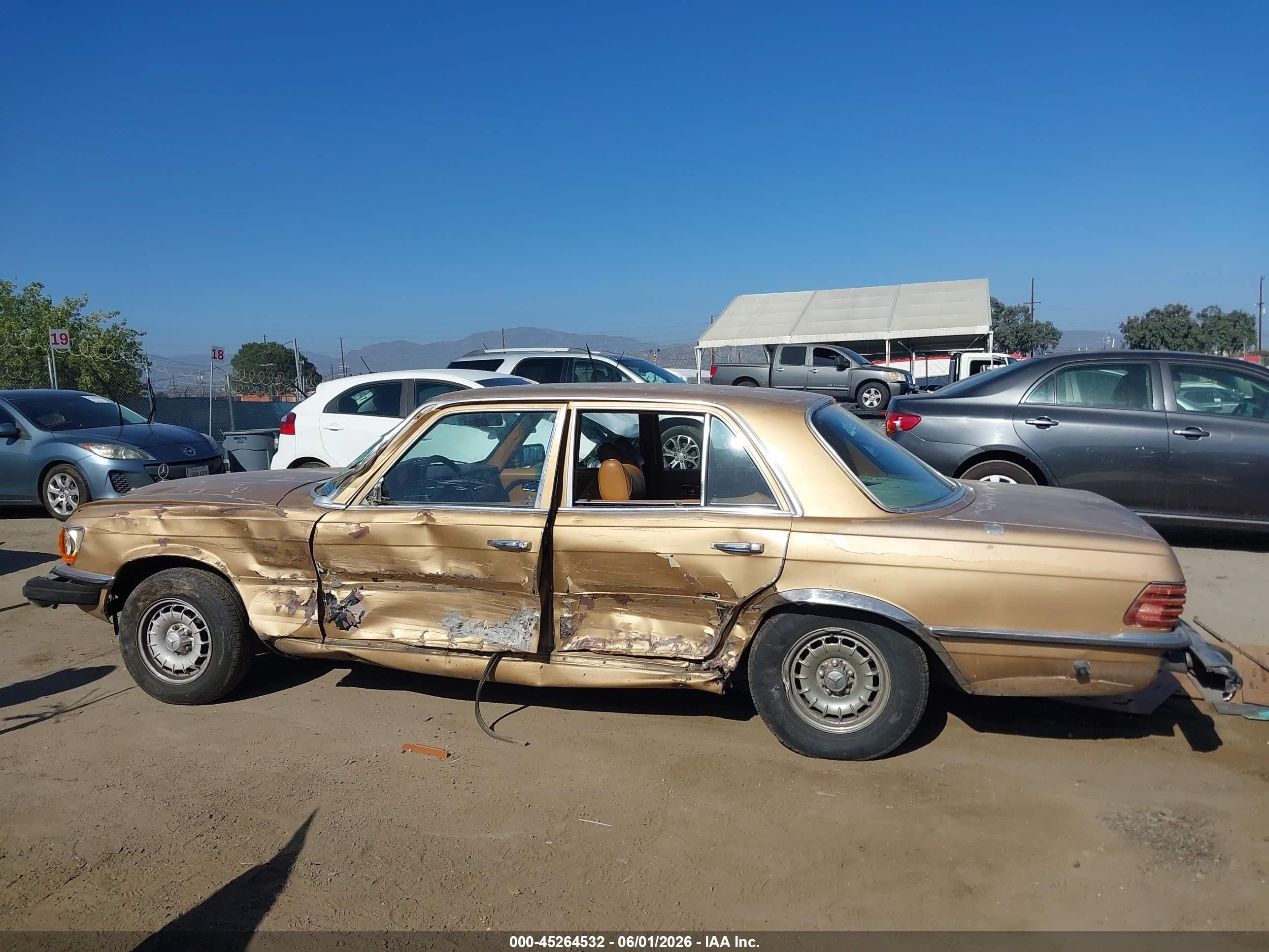 1980 Mercedes Benz 300 Brown vin: 11612012023333
