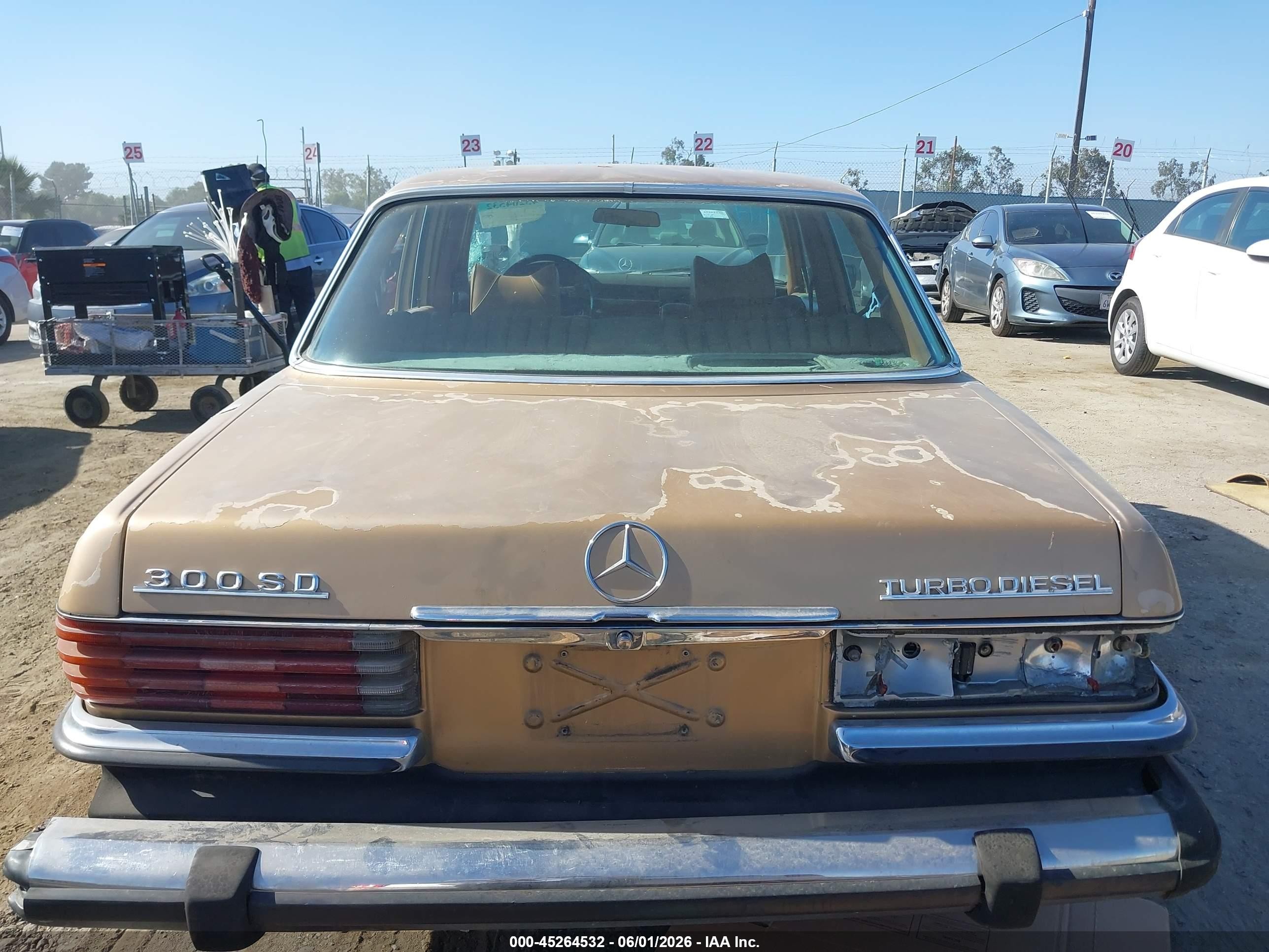 1980 Mercedes Benz 300 Brown vin: 11612012023333