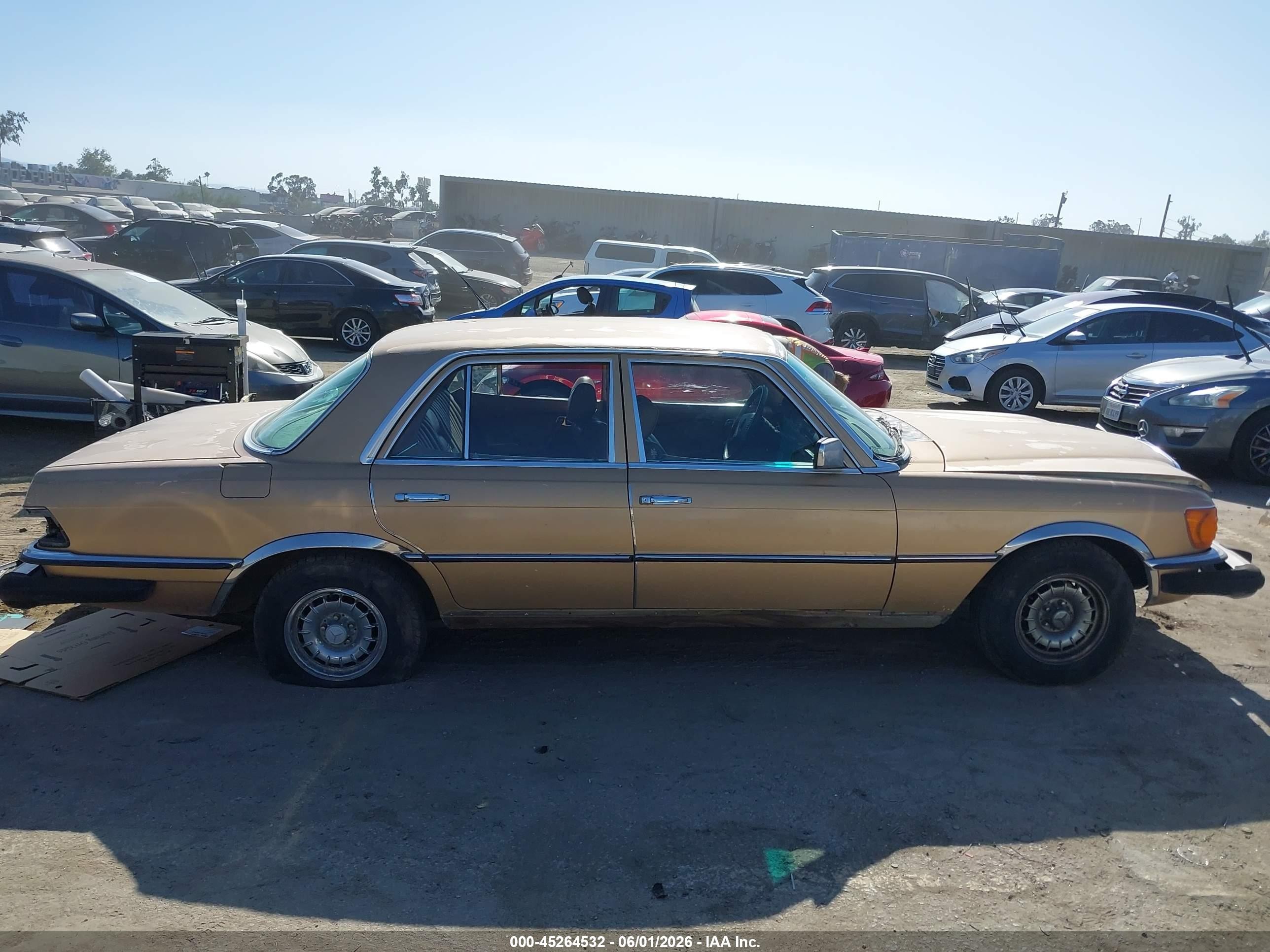 1980 Mercedes Benz 300 Brown vin: 11612012023333