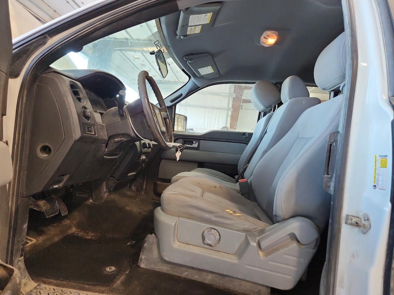 2013 Ford F150 Super Cab White vin: 1FTFX1EF7DKD31189