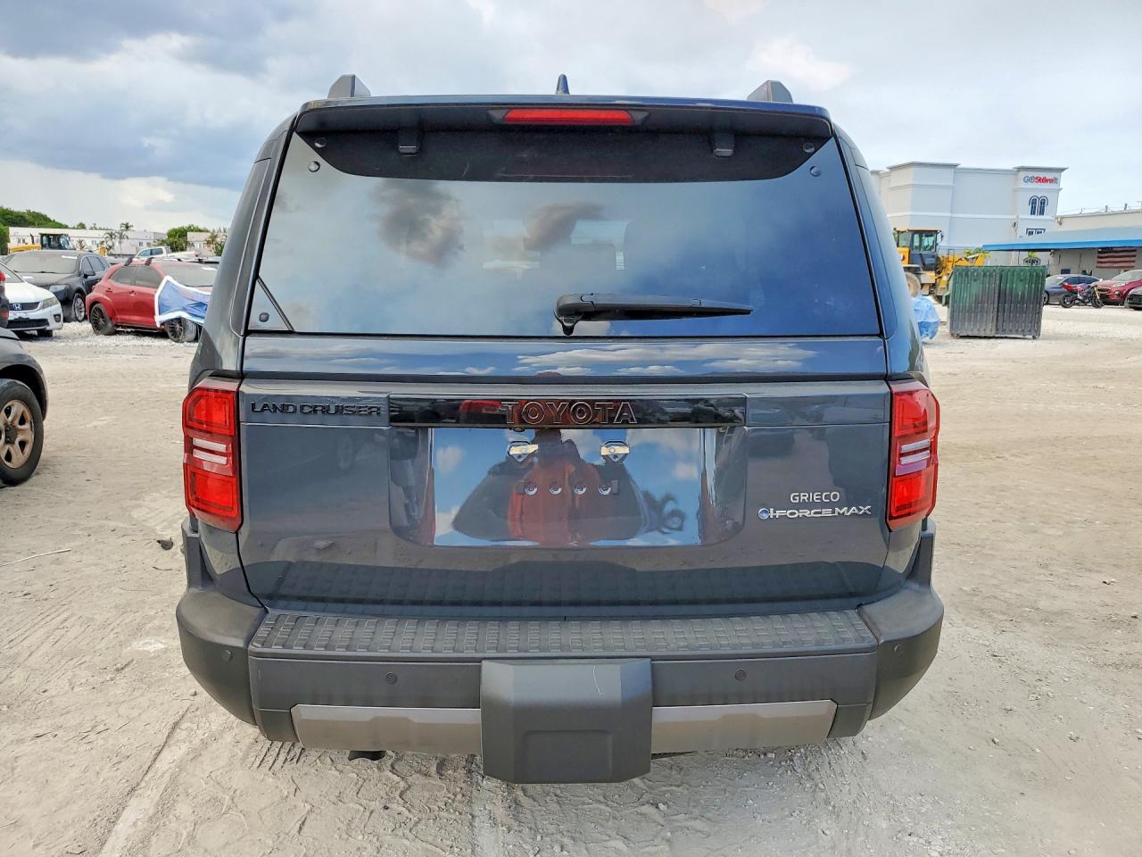 2025 Toyota Land Cruiser Base Gray vin: JTEABFAJ7S5011409