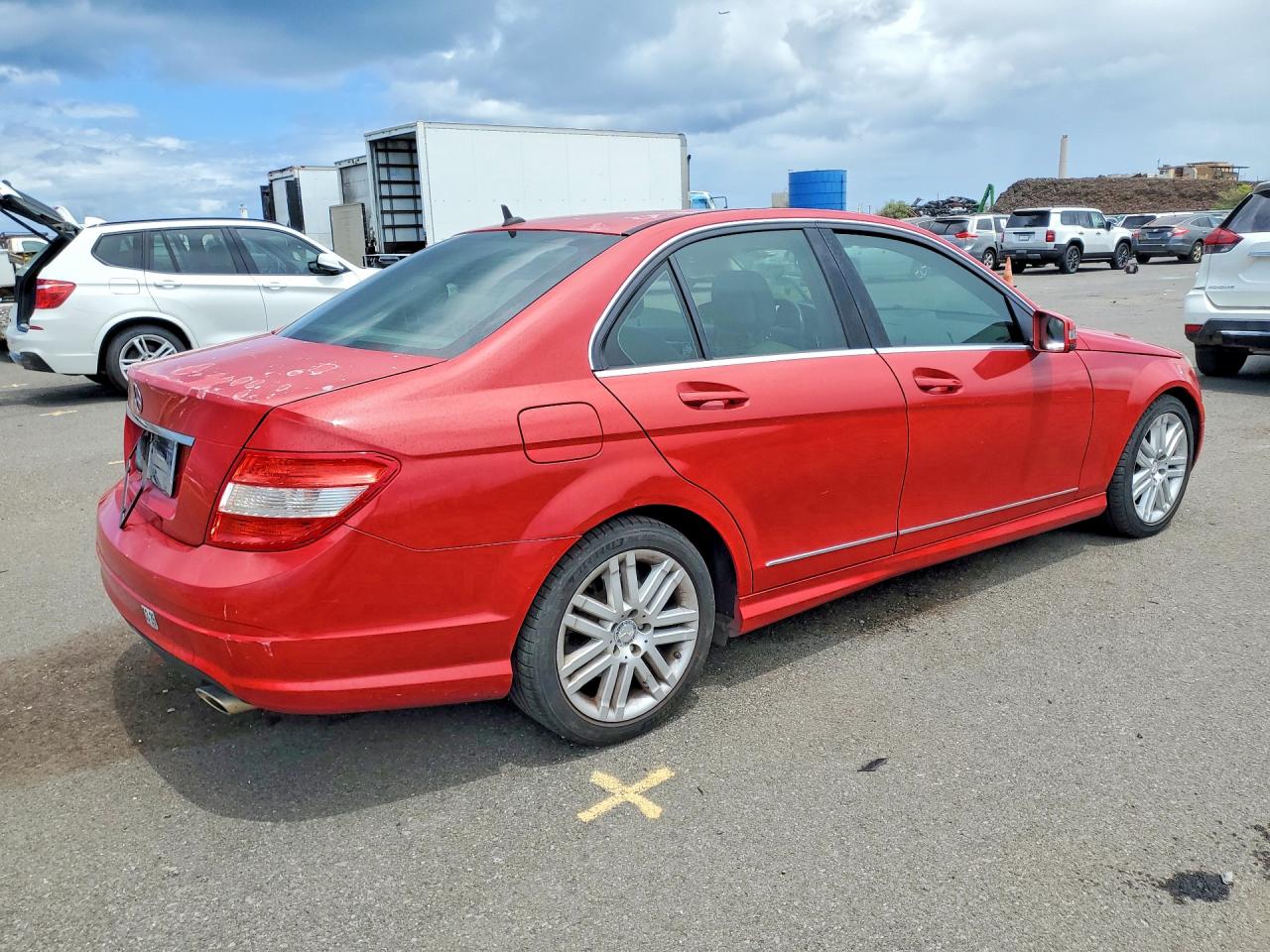 2011 Mercedes-benz C 300 Красный vin: WDDGF5EB8BA510104