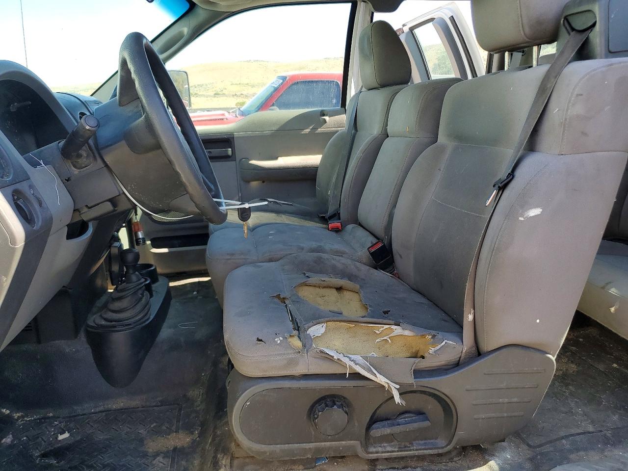 2006 Ford F150 White vin: 1FTPX14V46KD05827