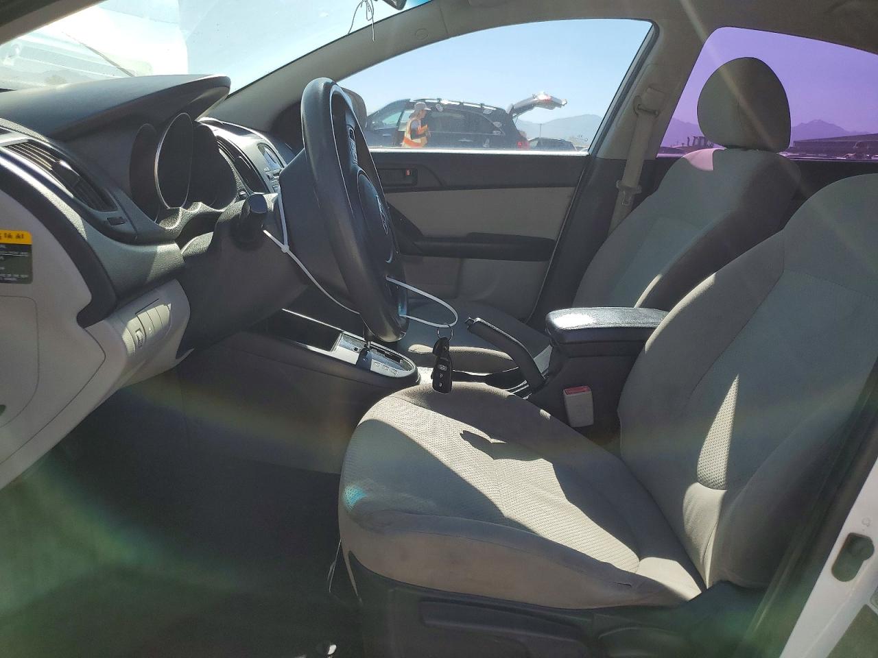 2010 Kia Forte Ex White vin: KNAFU4A28A5857531