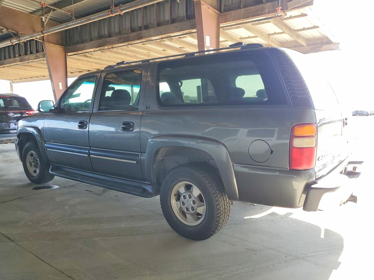 2001 Chevrolet Suburban K1500 Gray vin: 3GNFK16T21G262098