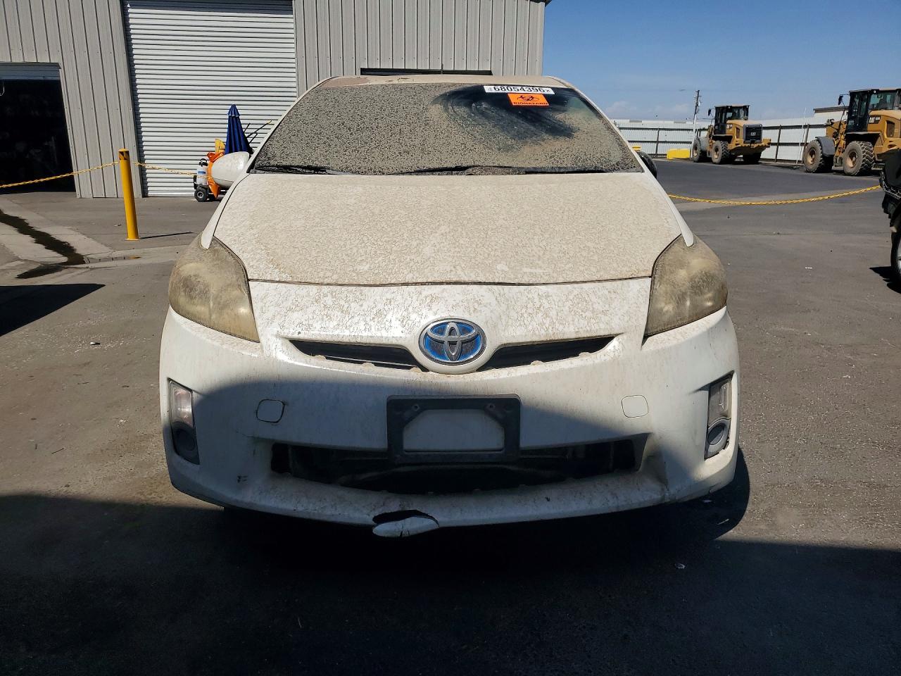 2010 Toyota Prius Iv White vin: JTDKN3DU9A5156034