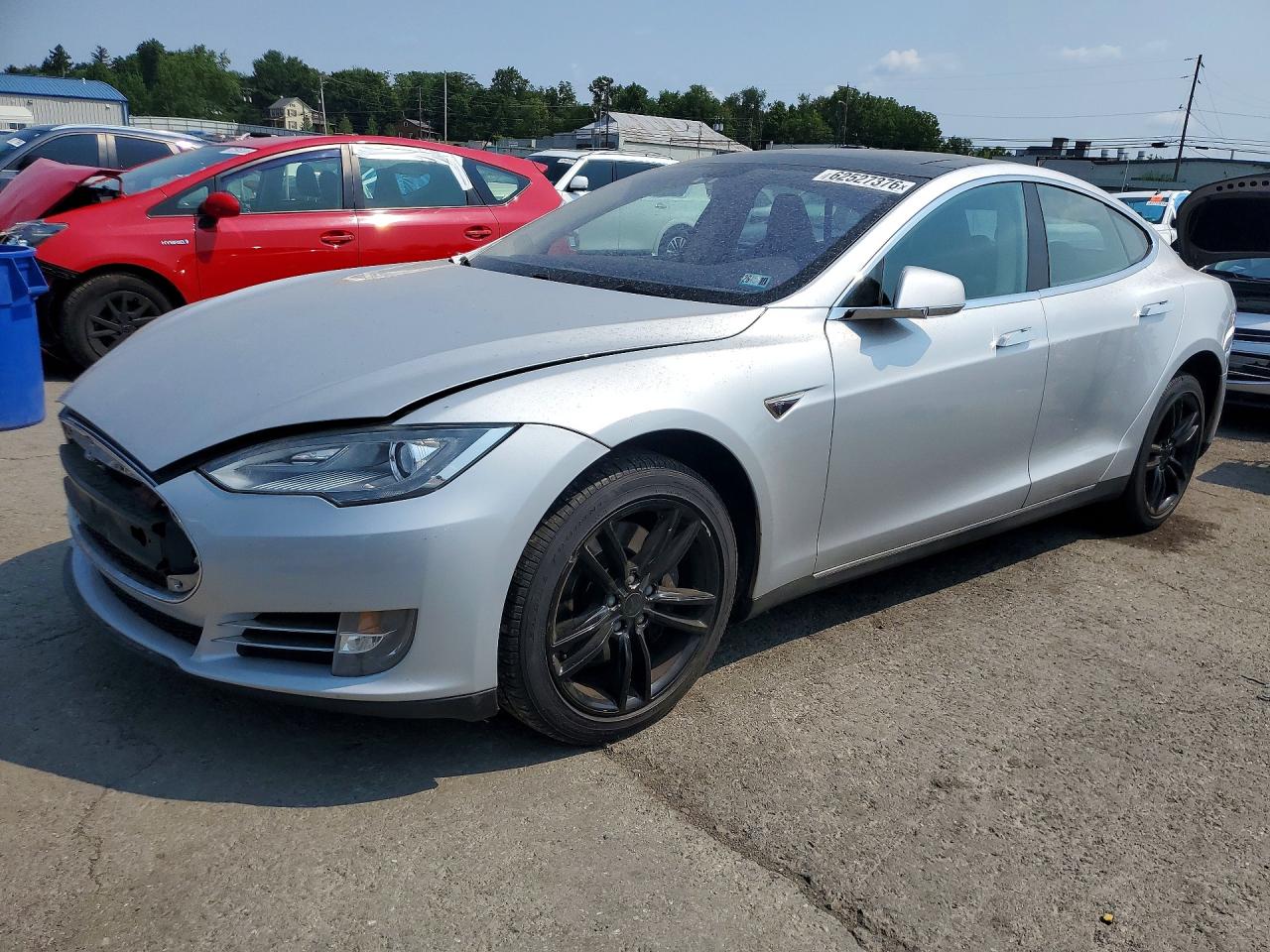 2013 Tesla Model S Silver vin: 5YJSA1DN0DFP18656