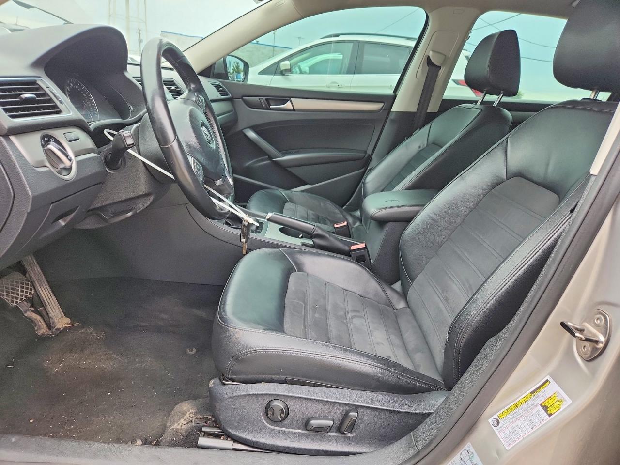 2014 Volkswagen Passat Se Серебряный vin: 1VWBS7A31EC053328