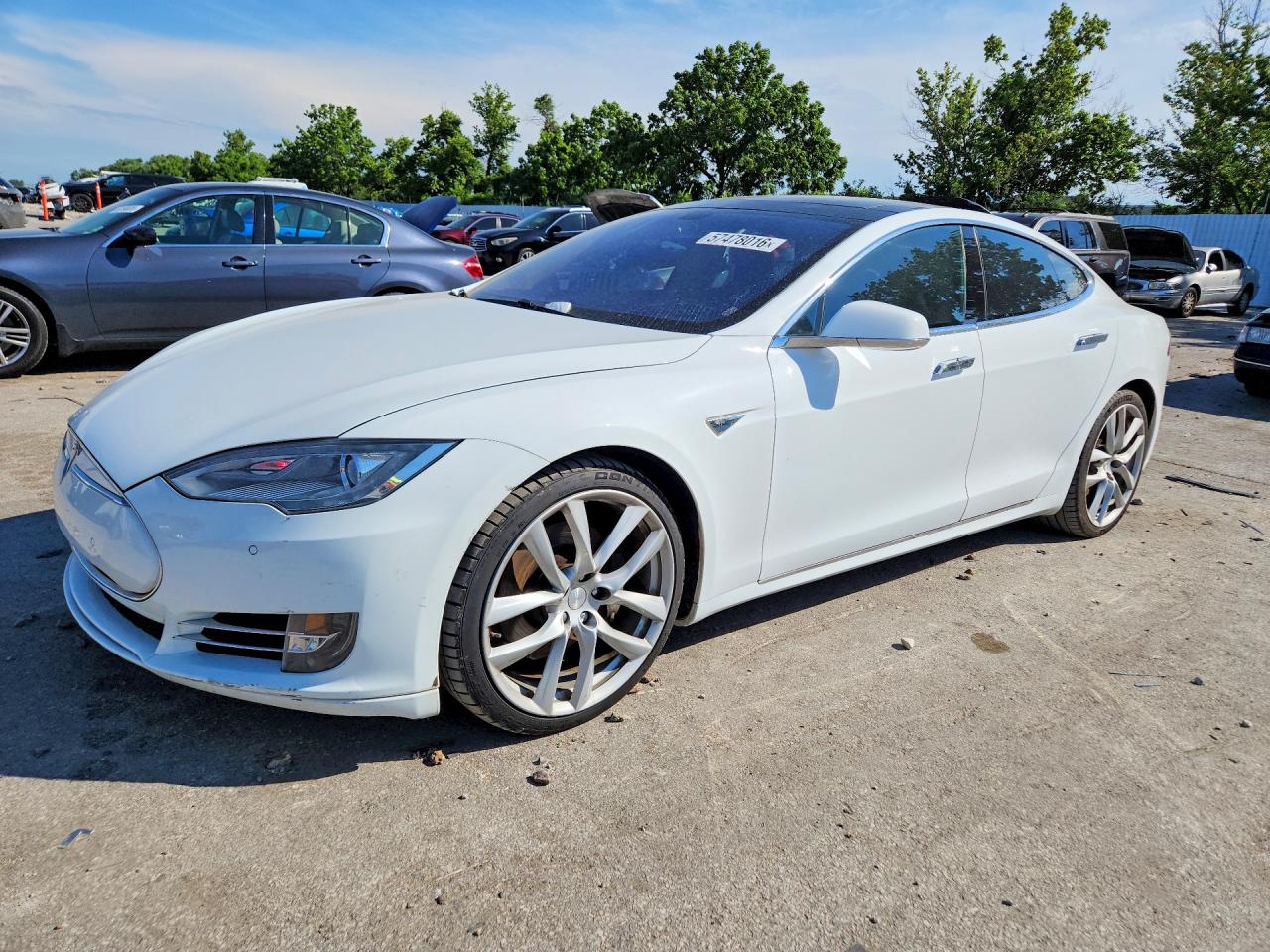2014 Tesla Model S White vin: 5YJSA1H19EFP40101
