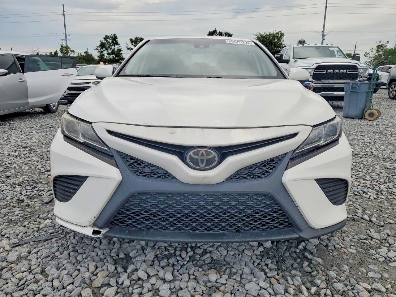 2019 Toyota Camry Se White vin: 4T1B11HK4KU785986