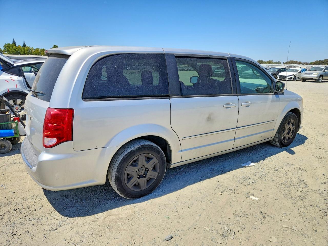 2011 Dodge Grand Caravan Express Silver vin: 2D4RN4DG7BR700391