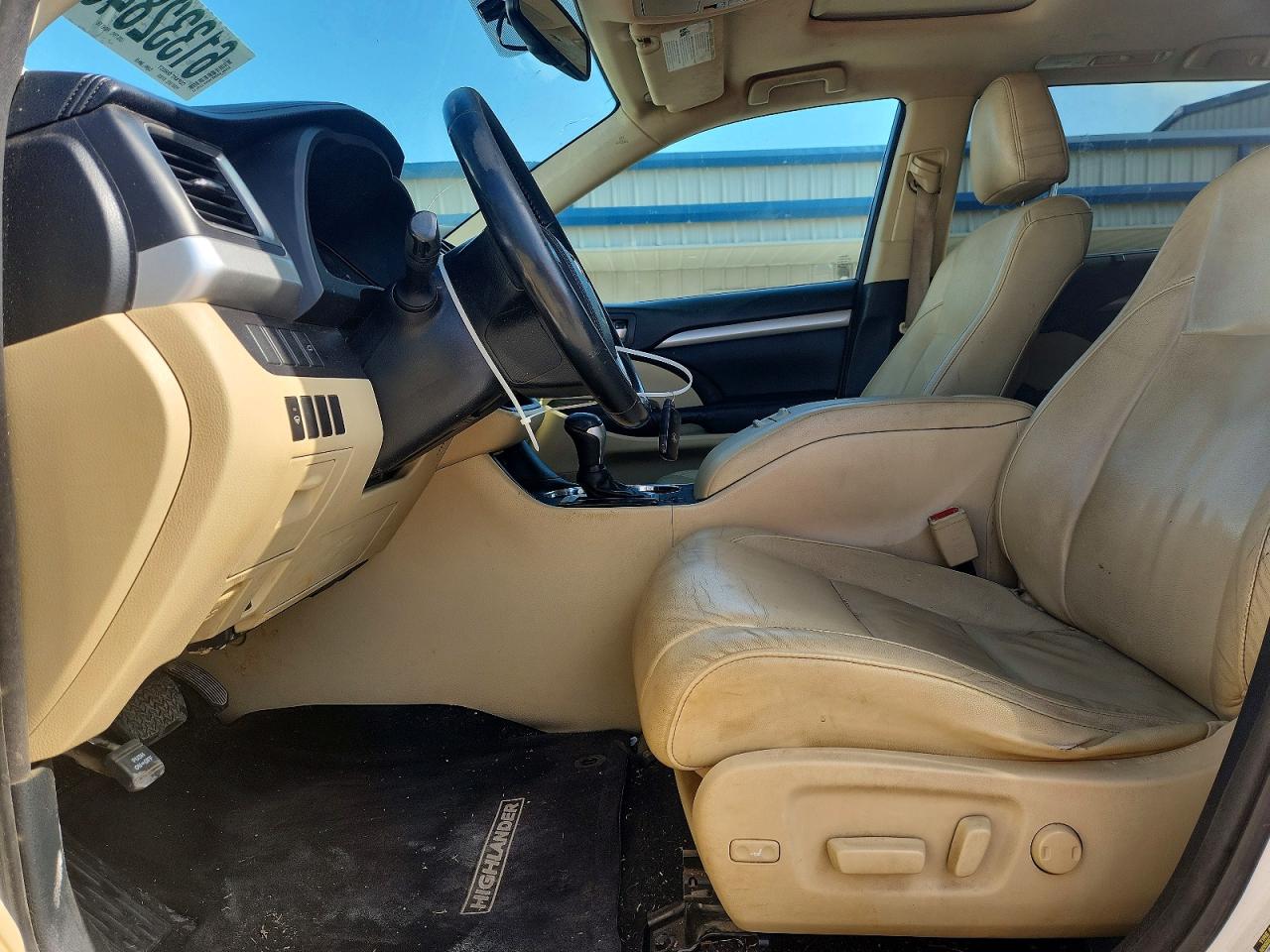 2015 Toyota Highlander Xle White vin: 5TDJKRFH7FS177070