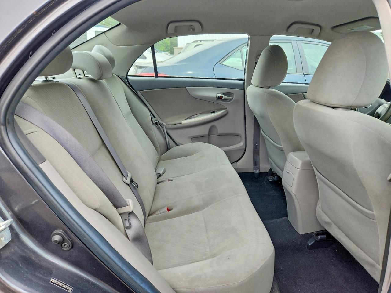 2010 Toyota Corolla Le Gray vin: 2T1BU4EE0AC517492